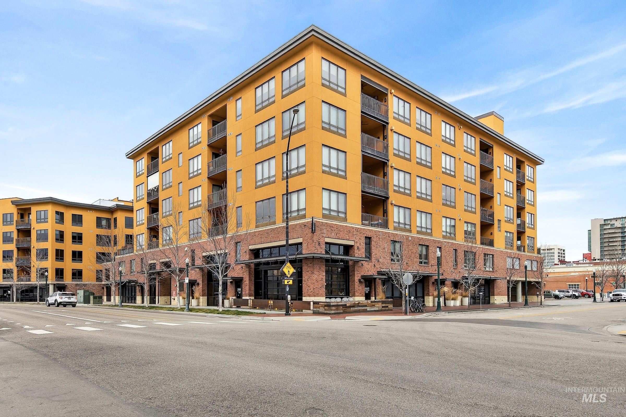 611 S 8th Street, Boise, Idaho 83702, 2 Bedrooms, 2 Bathrooms, Residential For Sale, Price $699,500, 98976819