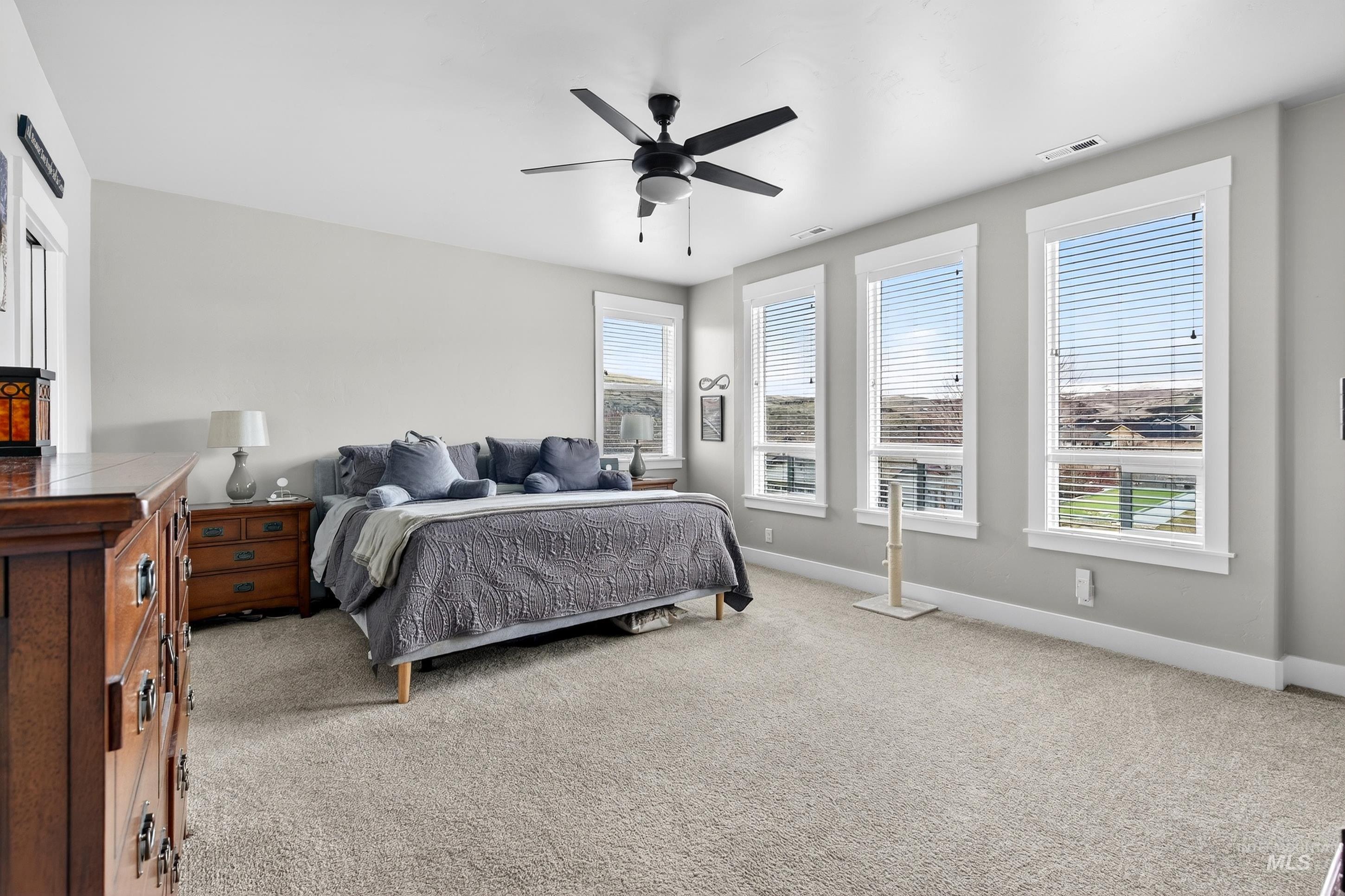 5555 W Dalcross Drive, Boise, Idaho 83714, 3 Bedrooms, 3 Bathrooms, Residential For Sale, Price $675,000, 98976820