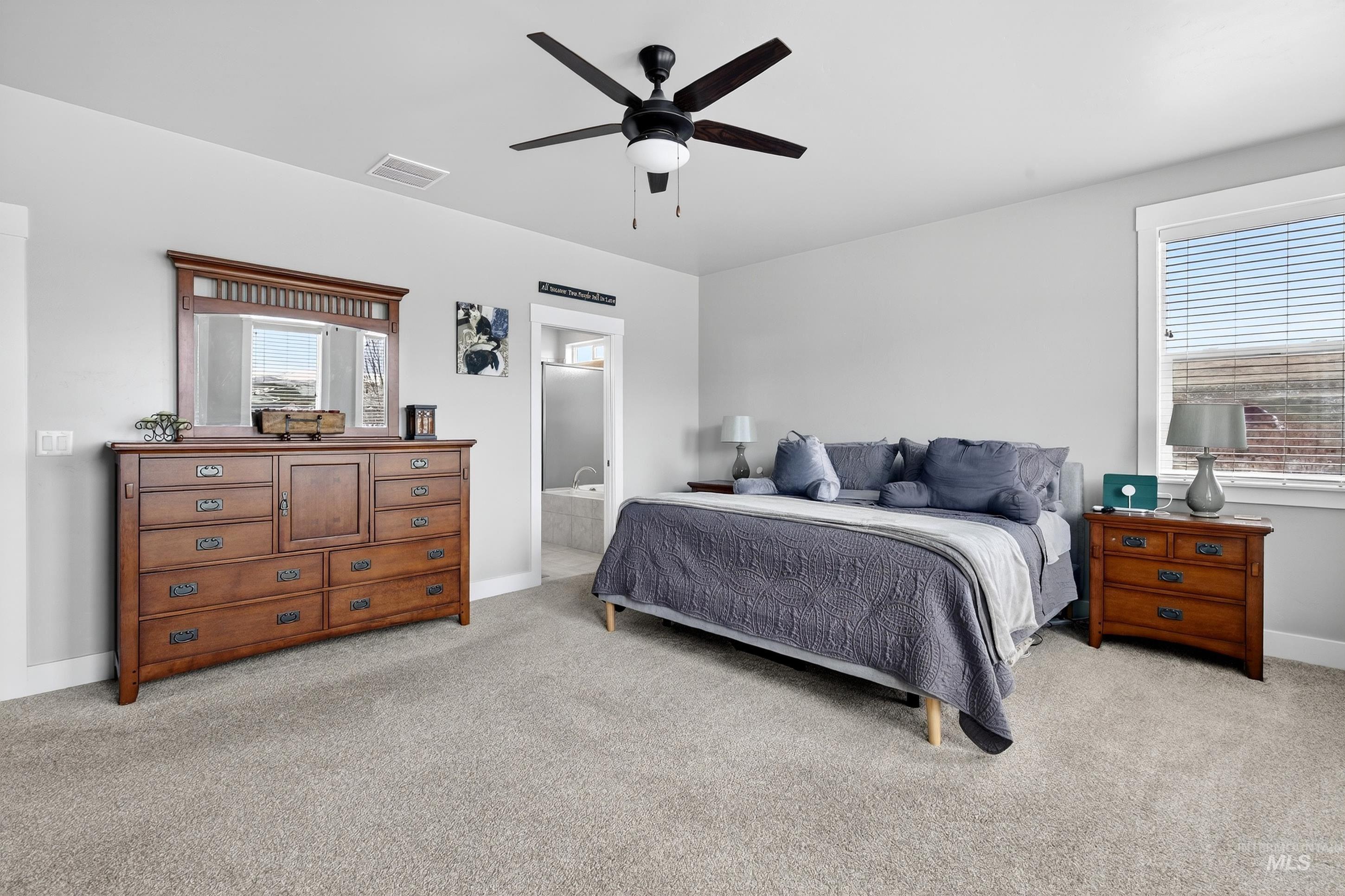 5555 W Dalcross Drive, Boise, Idaho 83714, 3 Bedrooms, 3 Bathrooms, Residential For Sale, Price $675,000, 98976820