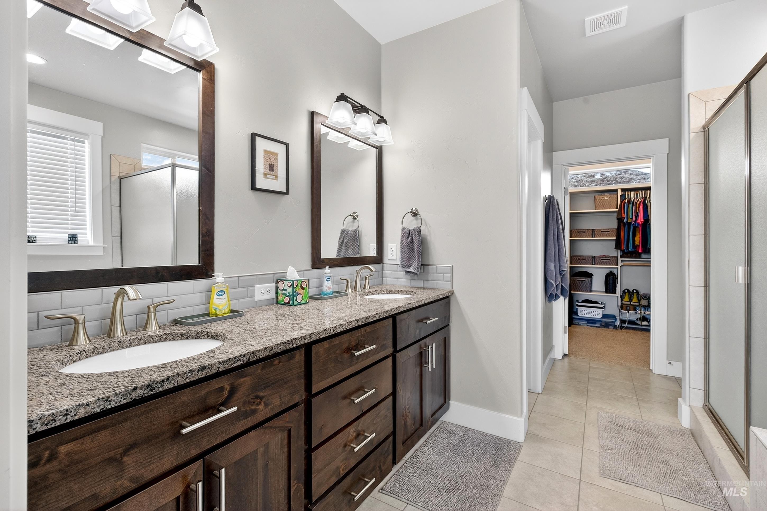 5555 W Dalcross Drive, Boise, Idaho 83714, 3 Bedrooms, 3 Bathrooms, Residential For Sale, Price $675,000, 98976820