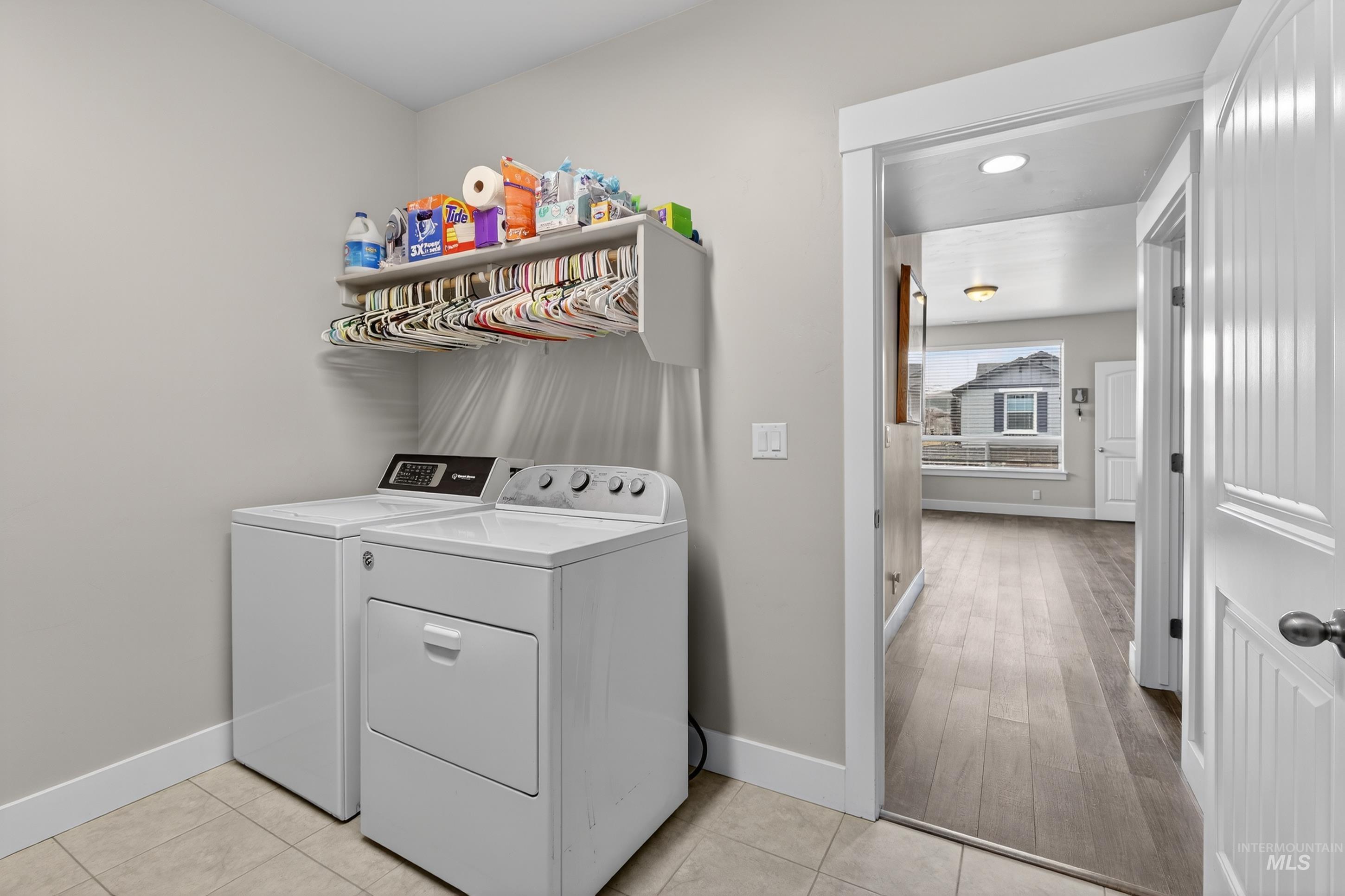 5555 W Dalcross Drive, Boise, Idaho 83714, 3 Bedrooms, 3 Bathrooms, Residential For Sale, Price $675,000, 98976820