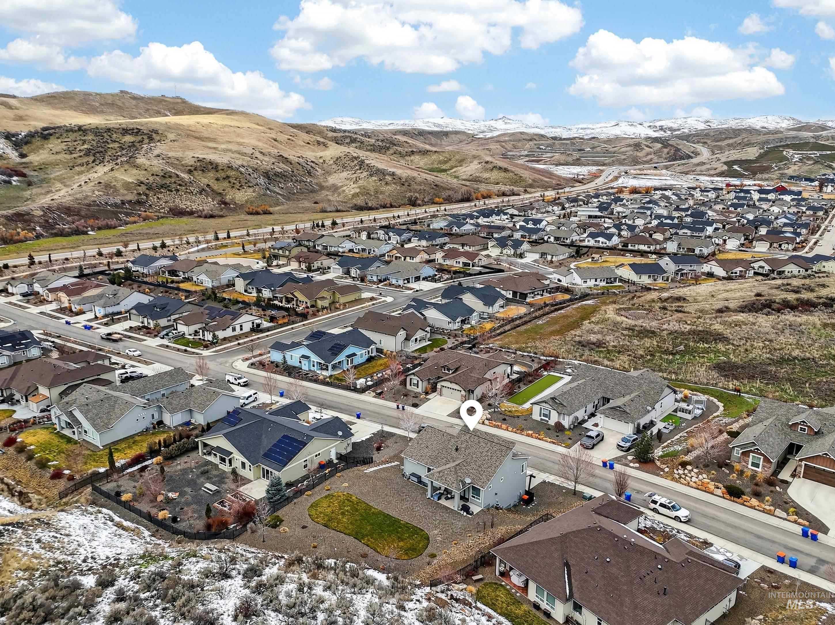 5555 W Dalcross Drive, Boise, Idaho 83714, 3 Bedrooms, 3 Bathrooms, Residential For Sale, Price $675,000, 98976820