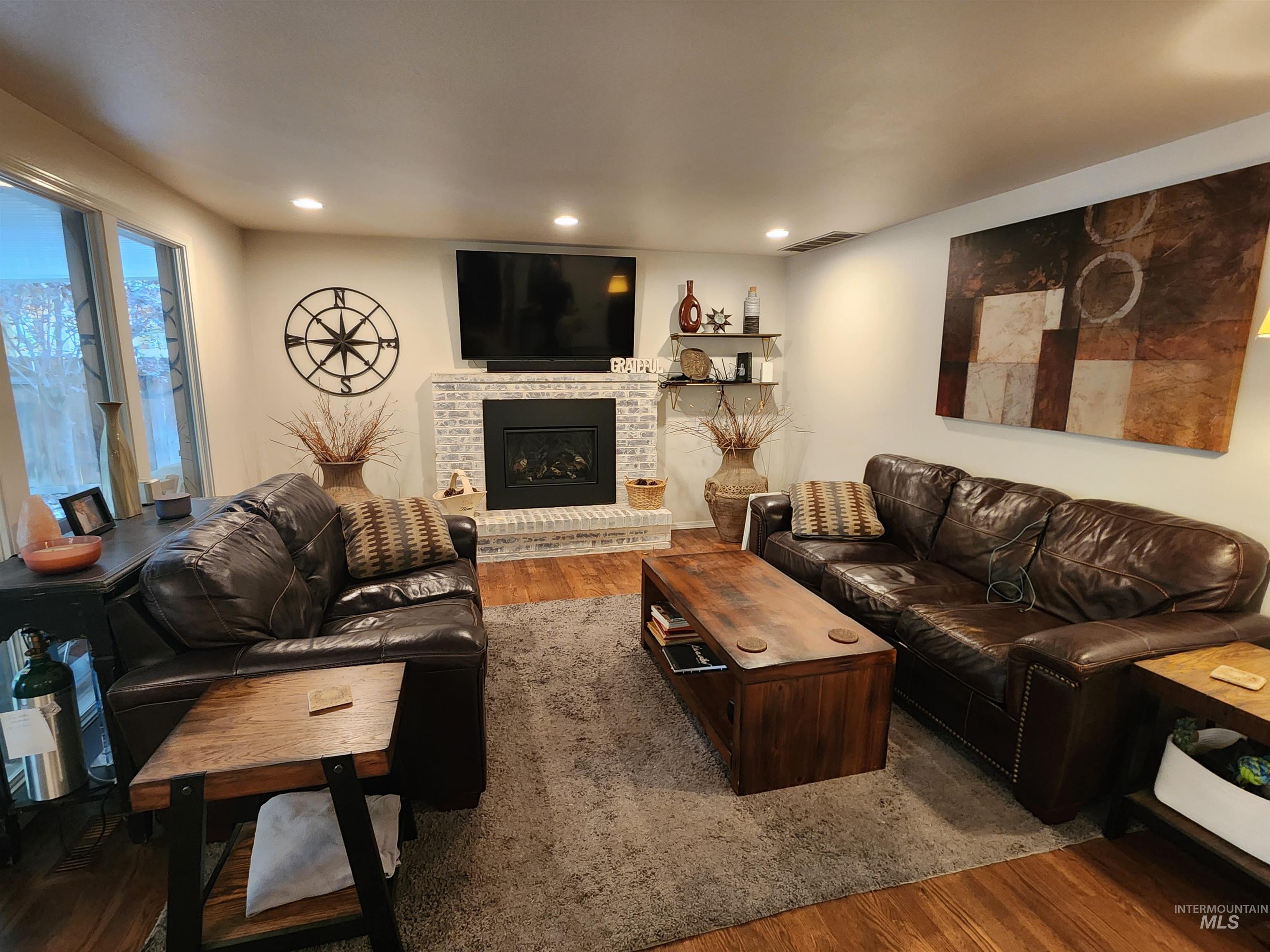 1523 E Seaside Ct, Boise, Idaho 83706, 4 Bedrooms, 3 Bathrooms, Residential For Sale, Price $974,900, 98976821