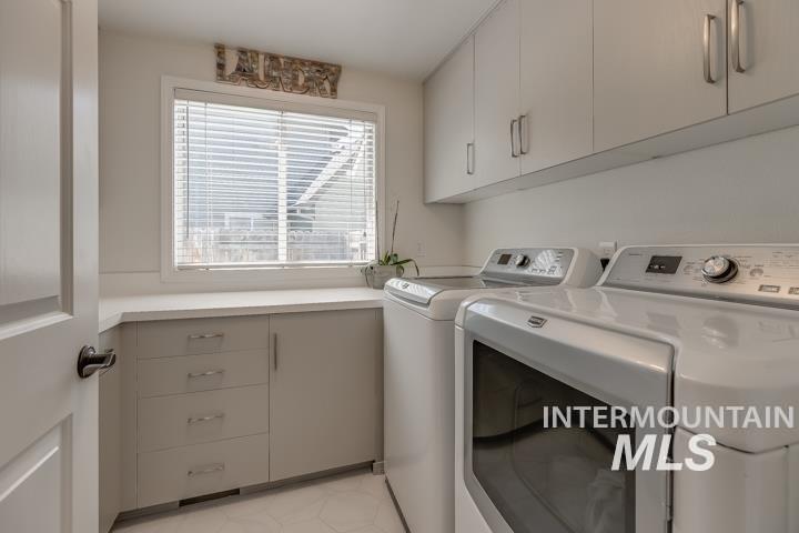 1523 E Seaside Ct, Boise, Idaho 83706, 4 Bedrooms, 3 Bathrooms, Residential For Sale, Price $974,900, 98976821