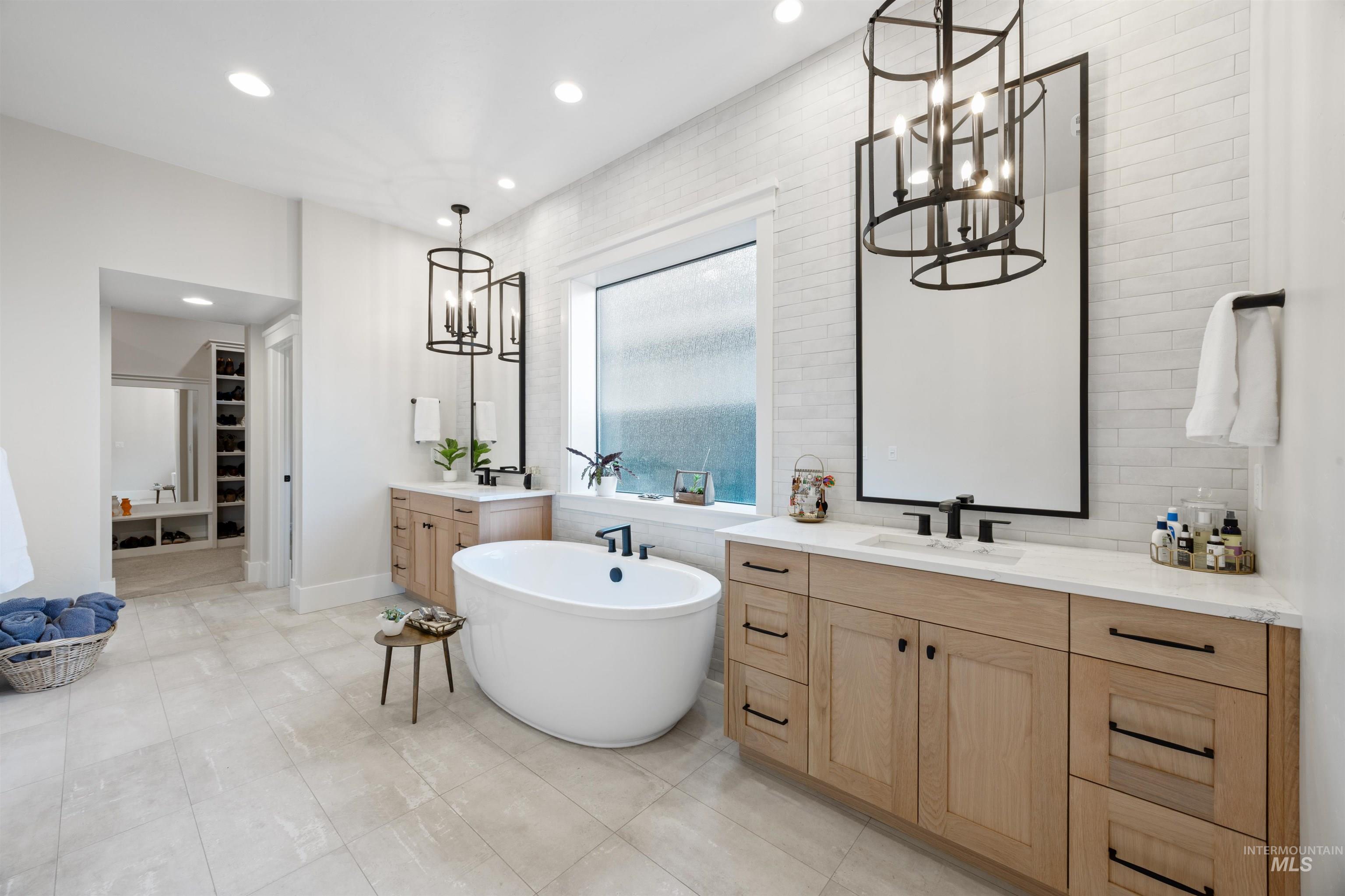 4530 W Durango Dr, Meridian, Idaho 83646-1639, 4 Bedrooms, 3.5 Bathrooms, Residential For Sale, Price $949,777,MLS 98976824