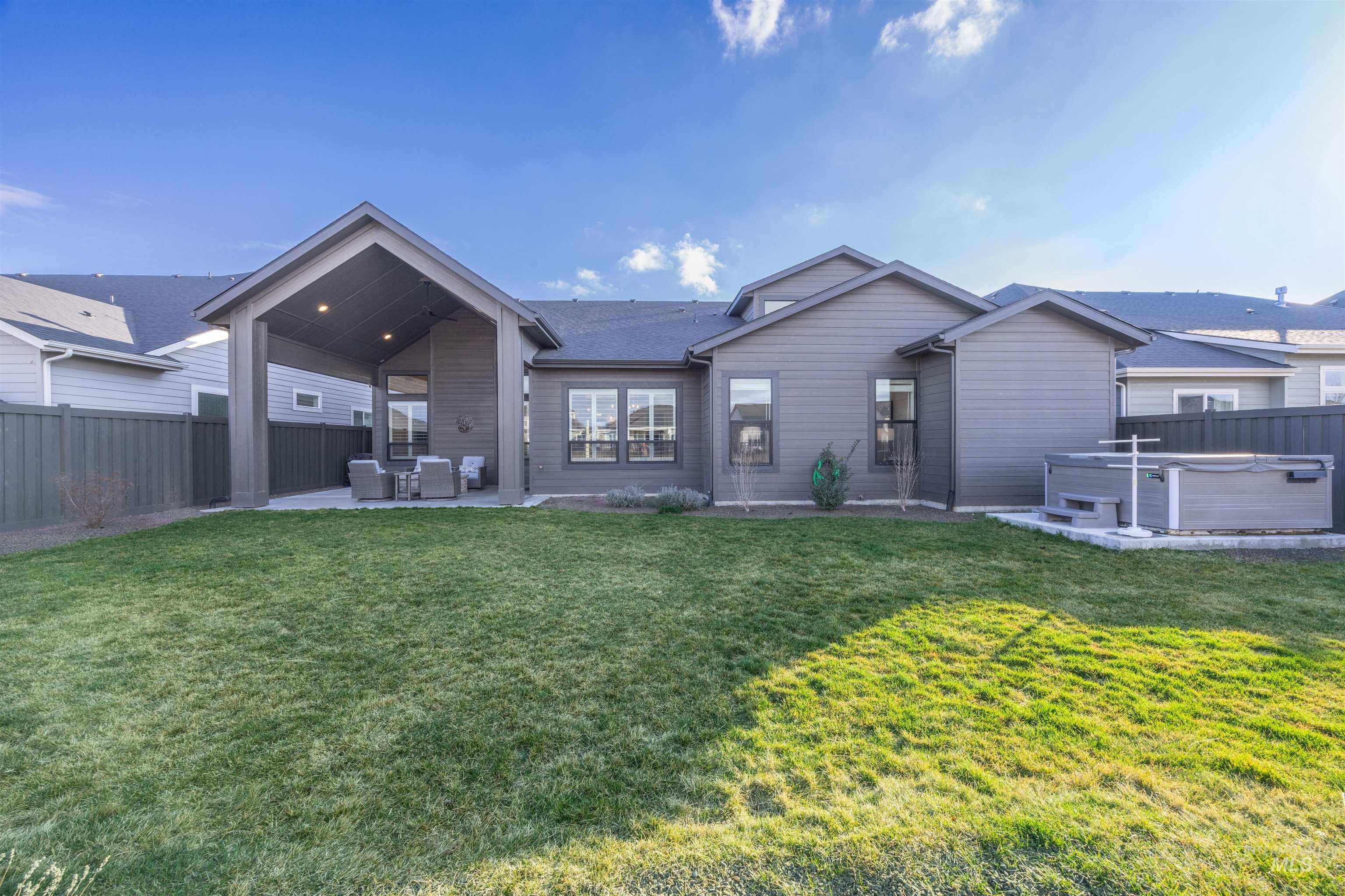 4530 W Durango Dr, Meridian, Idaho 83646-1639, 4 Bedrooms, 3.5 Bathrooms, Residential For Sale, Price $949,777,MLS 98976824