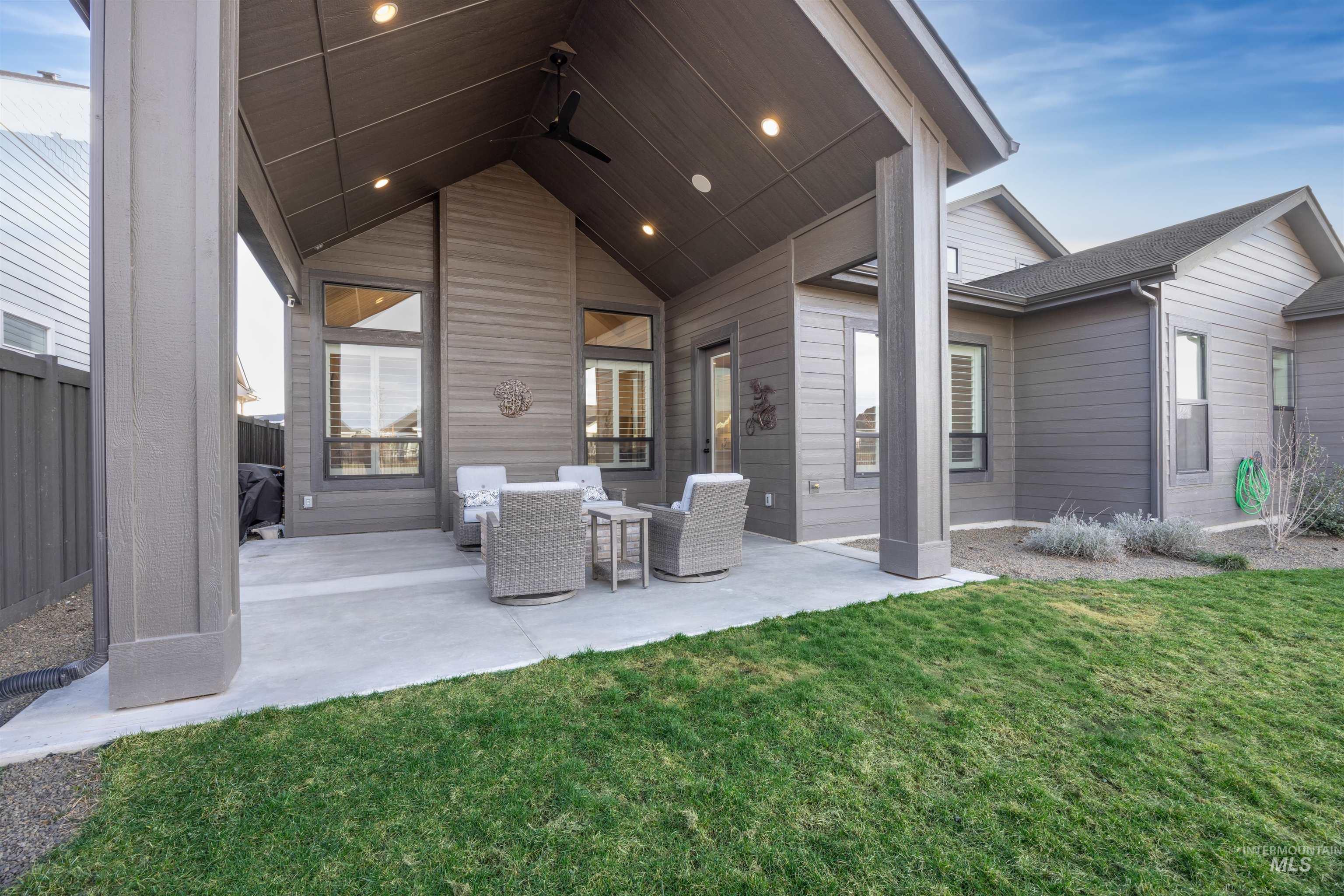 4530 W Durango Dr, Meridian, Idaho 83646-1639, 4 Bedrooms, 3.5 Bathrooms, Residential For Sale, Price $949,777,MLS 98976824