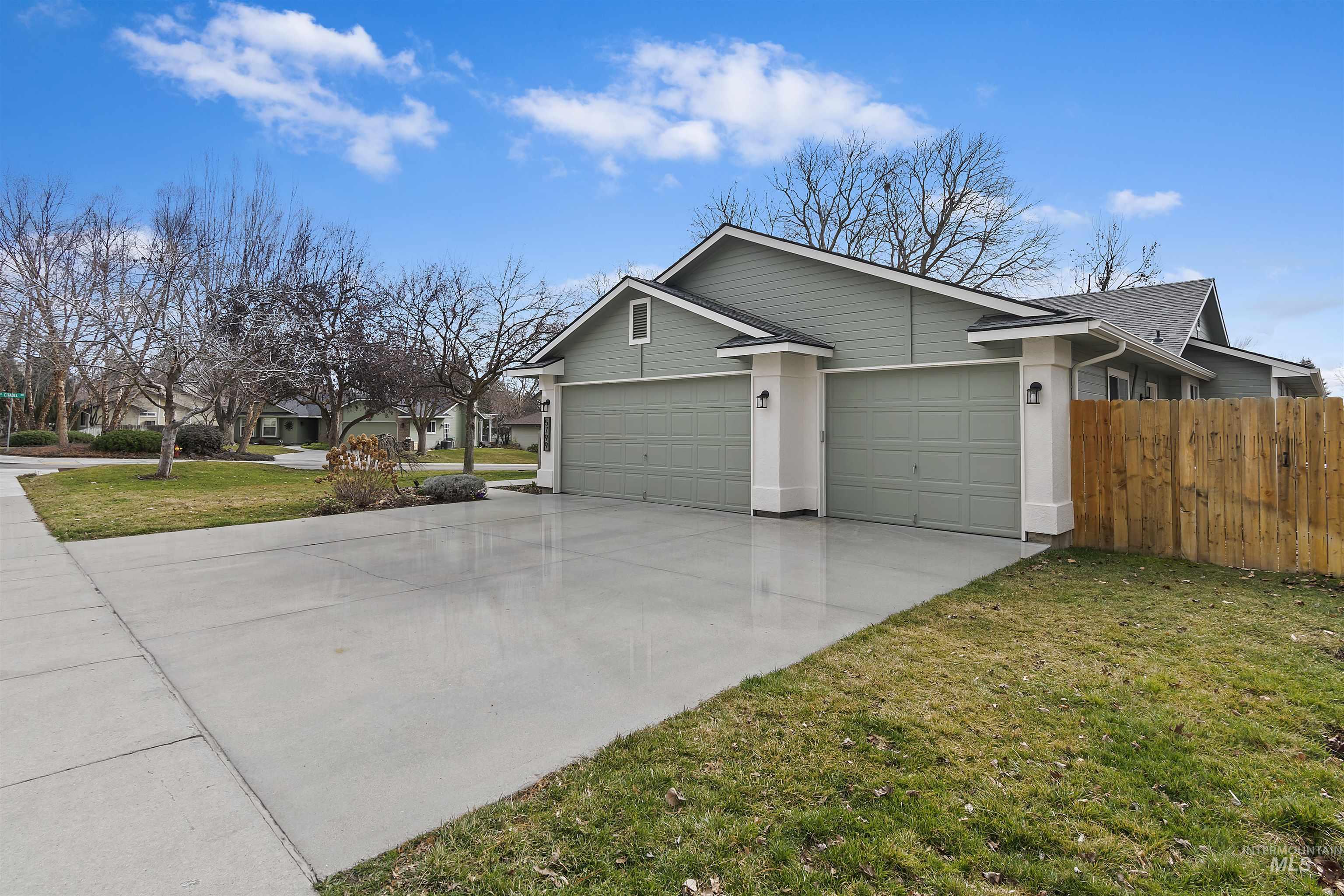 5799 W Drawbridge Dr, Boise, Idaho 83703, 4 Bedrooms, 2 Bathrooms, Residential For Sale, Price $639,900, 98976825