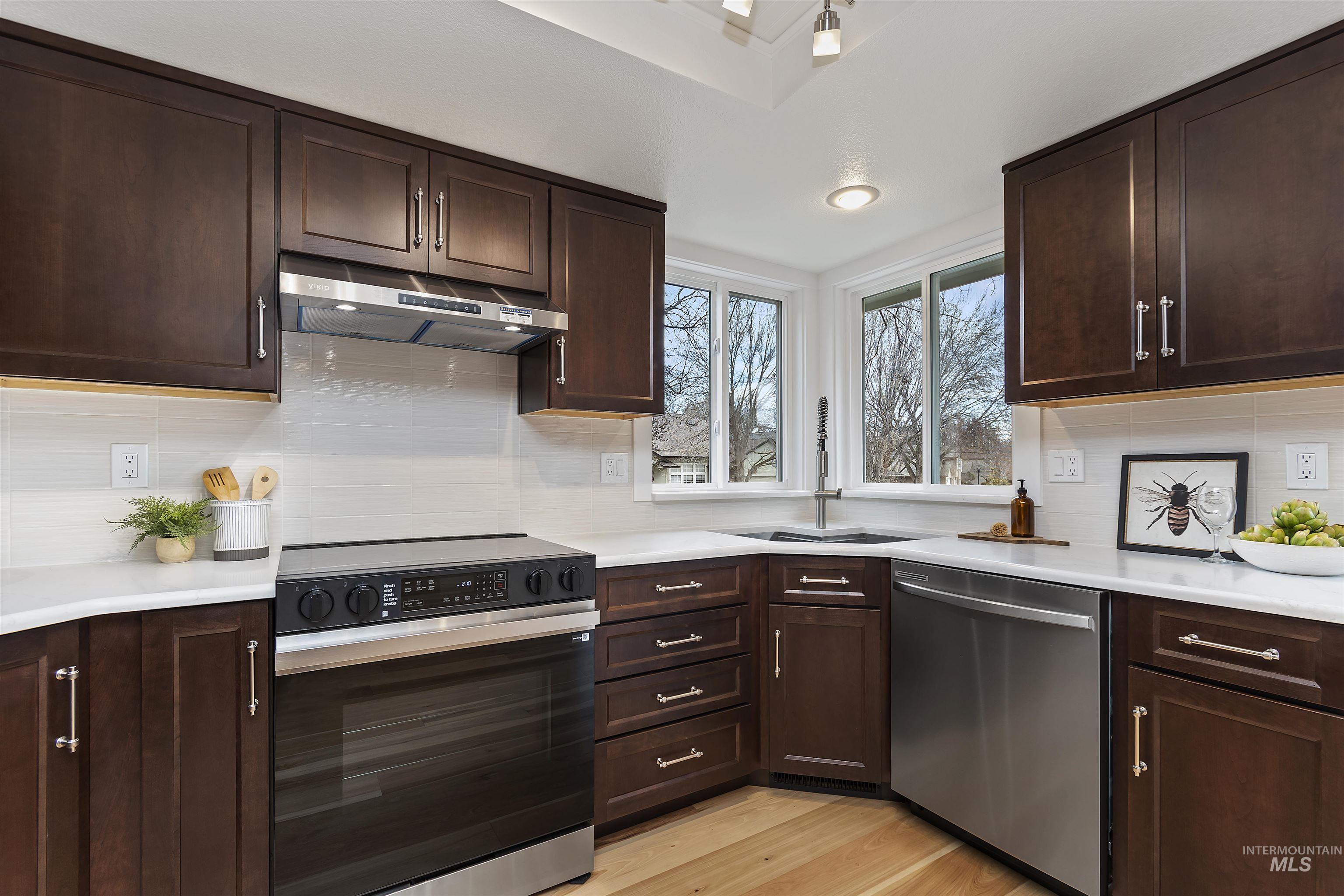 5799 W Drawbridge Dr, Boise, Idaho 83703, 4 Bedrooms, 2 Bathrooms, Residential For Sale, Price $639,900, 98976825