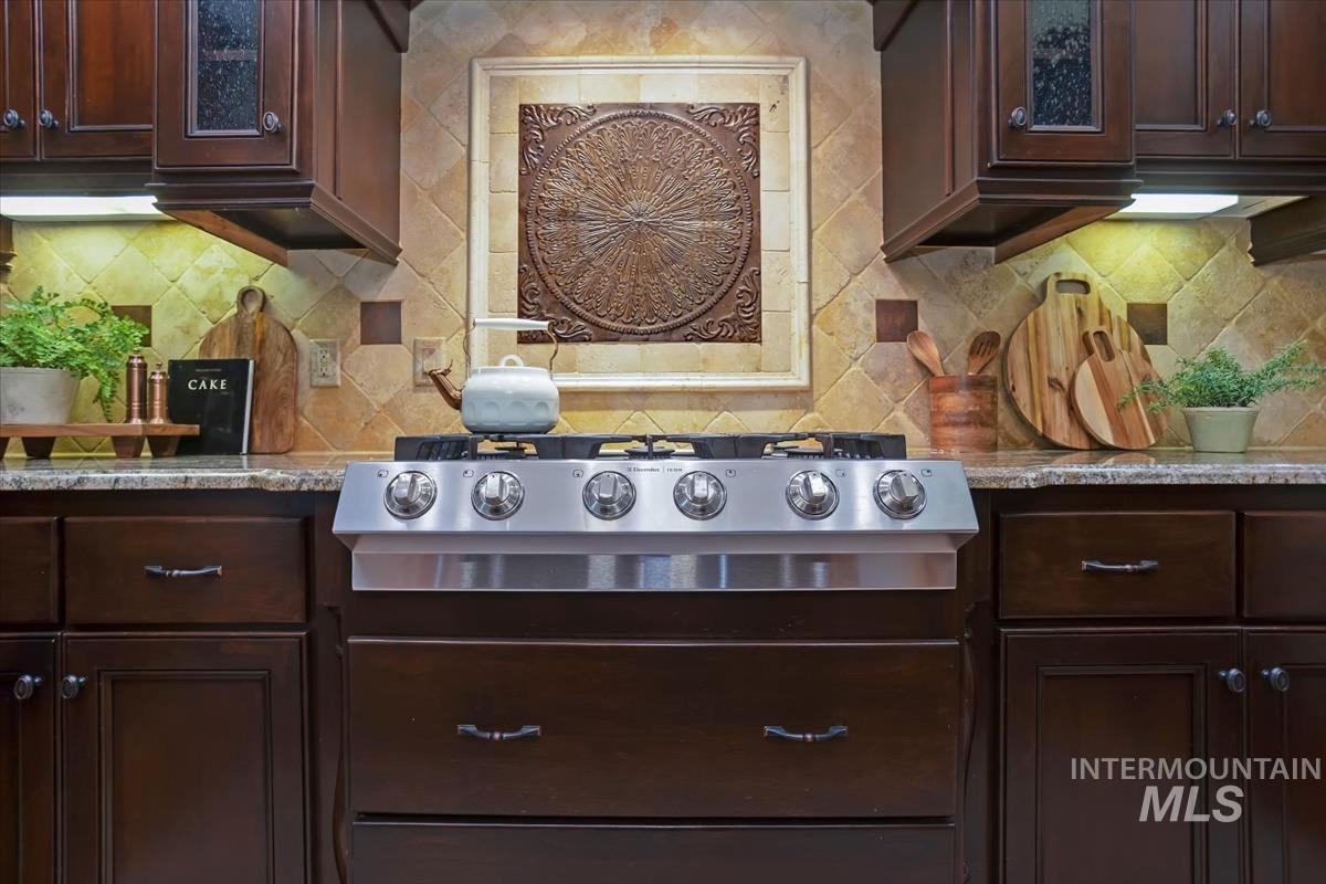 3343 S Donnington, Eagle, Idaho 83616, 4 Bedrooms, 3.5 Bathrooms, Residential For Sale, Price $1,524,990, 98976826