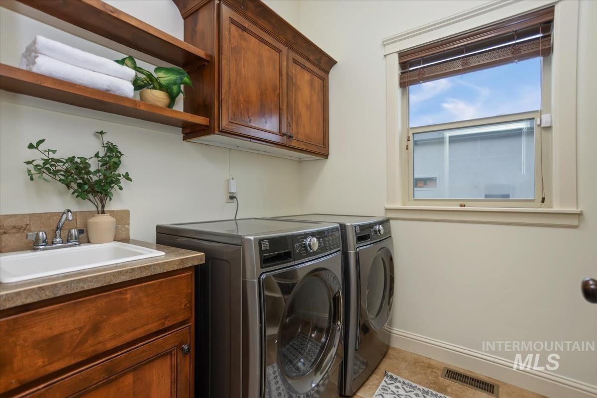 3343 S Donnington, Eagle, Idaho 83616, 4 Bedrooms, 3.5 Bathrooms, Residential For Sale, Price $1,524,990, 98976826