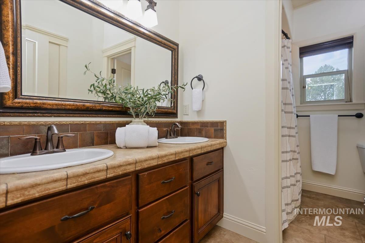 3343 S Donnington, Eagle, Idaho 83616, 4 Bedrooms, 3.5 Bathrooms, Residential For Sale, Price $1,524,990, 98976826