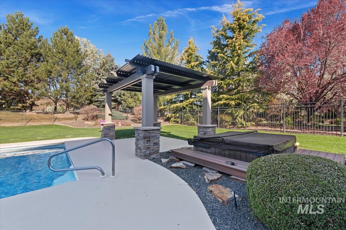 3343 S Donnington, Eagle, Idaho 83616, 4 Bedrooms, 3.5 Bathrooms, Residential For Sale, Price $1,524,990, 98976826