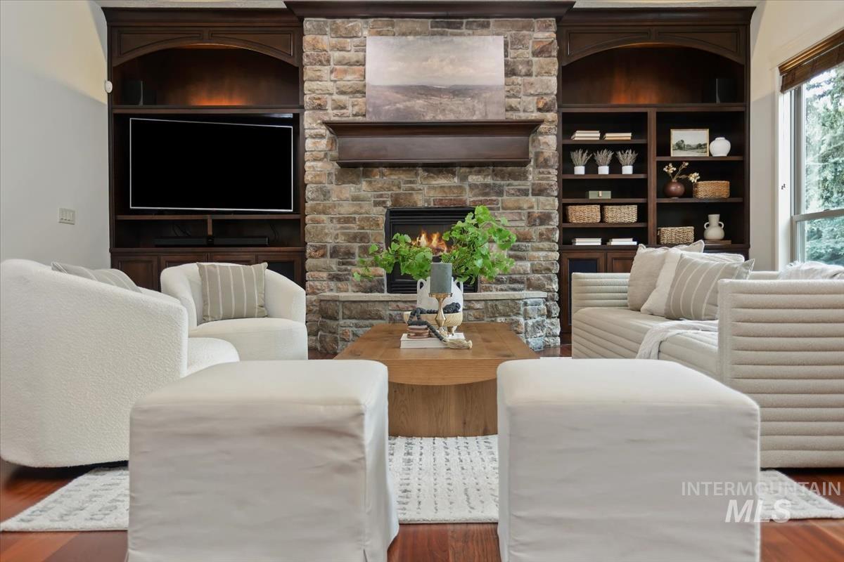 3343 S Donnington, Eagle, Idaho 83616, 4 Bedrooms, 3.5 Bathrooms, Residential For Sale, Price $1,524,990, 98976826