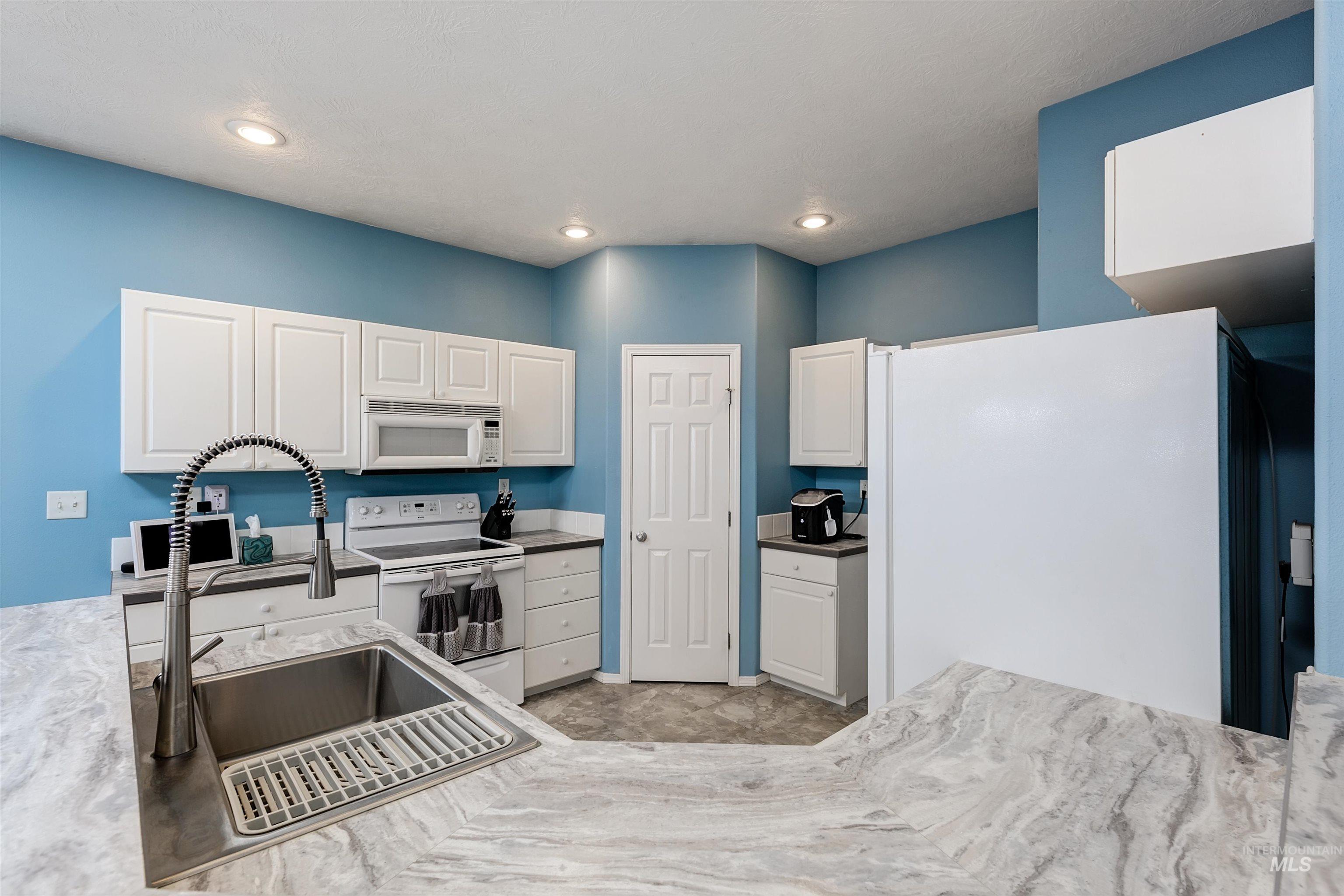 9448 W Granger, Boise, Idaho 83704, 2 Bedrooms, 2 Bathrooms, Residential For Sale, Price $414,900, 98976827