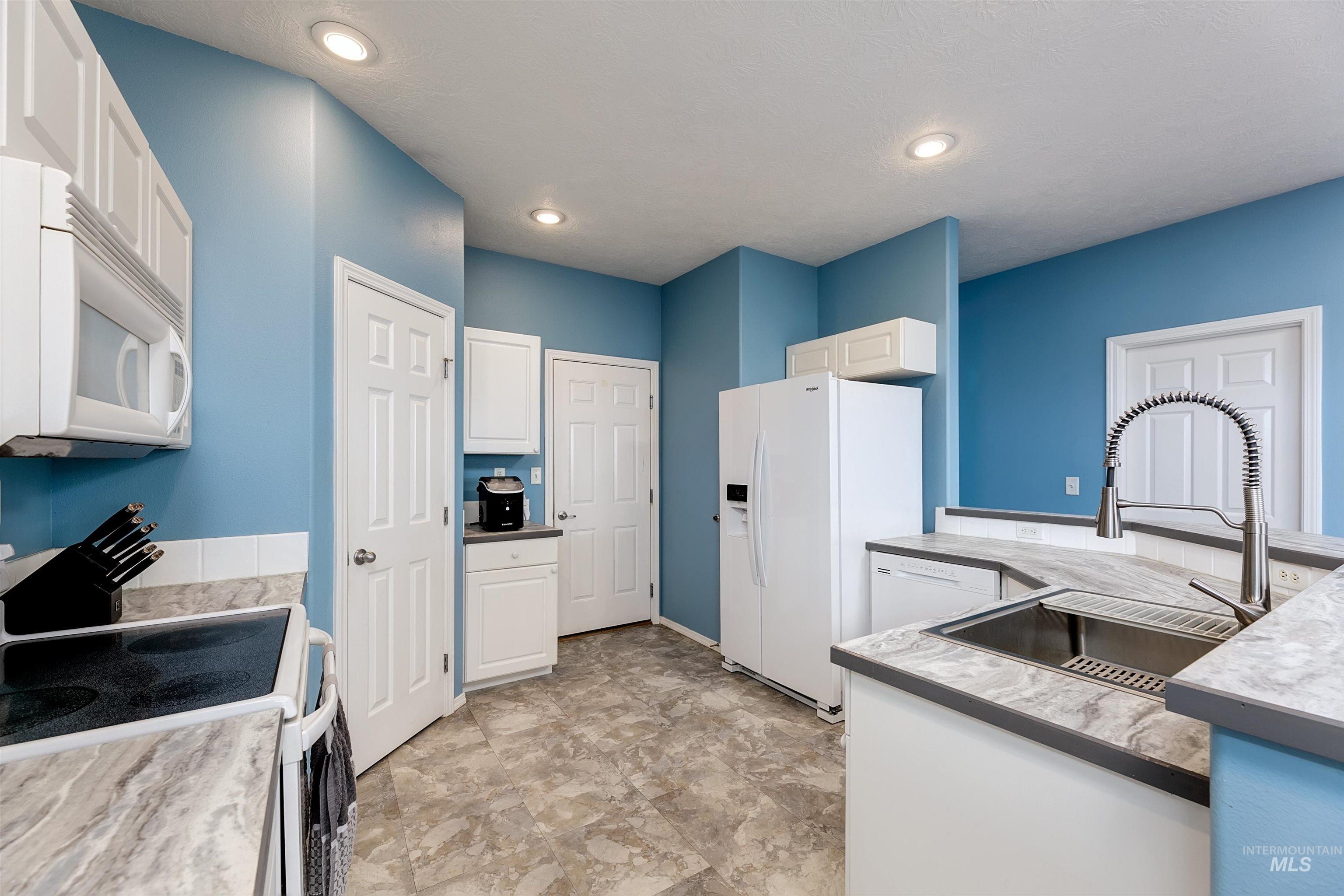 9448 W Granger, Boise, Idaho 83704, 2 Bedrooms, 2 Bathrooms, Residential For Sale, Price $414,900, 98976827