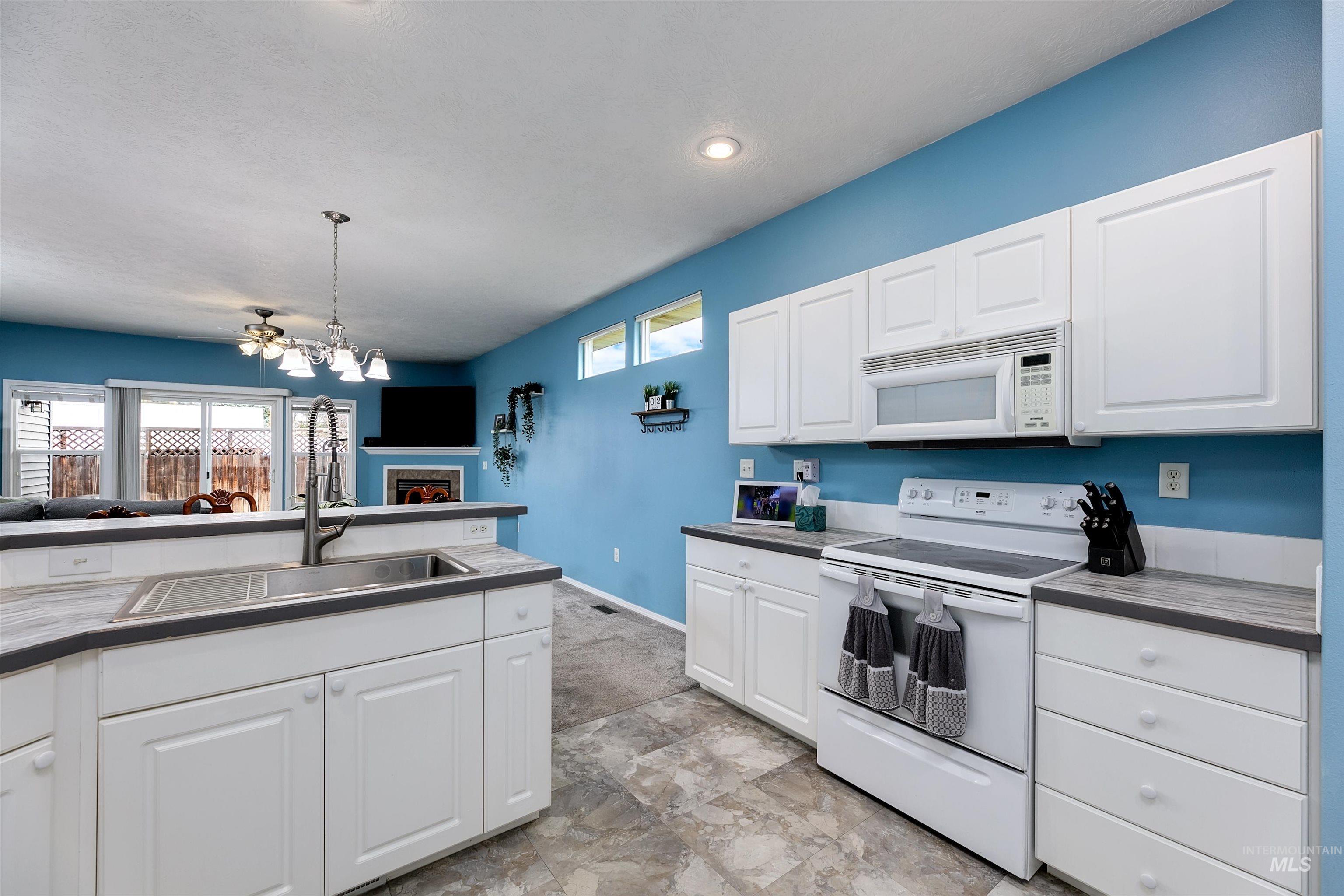 9448 W Granger, Boise, Idaho 83704, 2 Bedrooms, 2 Bathrooms, Residential For Sale, Price $414,900, 98976827