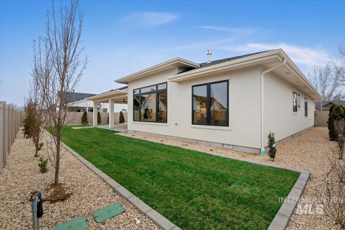 141 NE 8th St, Fruitland, Idaho 83619, 3 Bedrooms, 2 Bathrooms, Residential For Sale, Price $615,000, 98976828