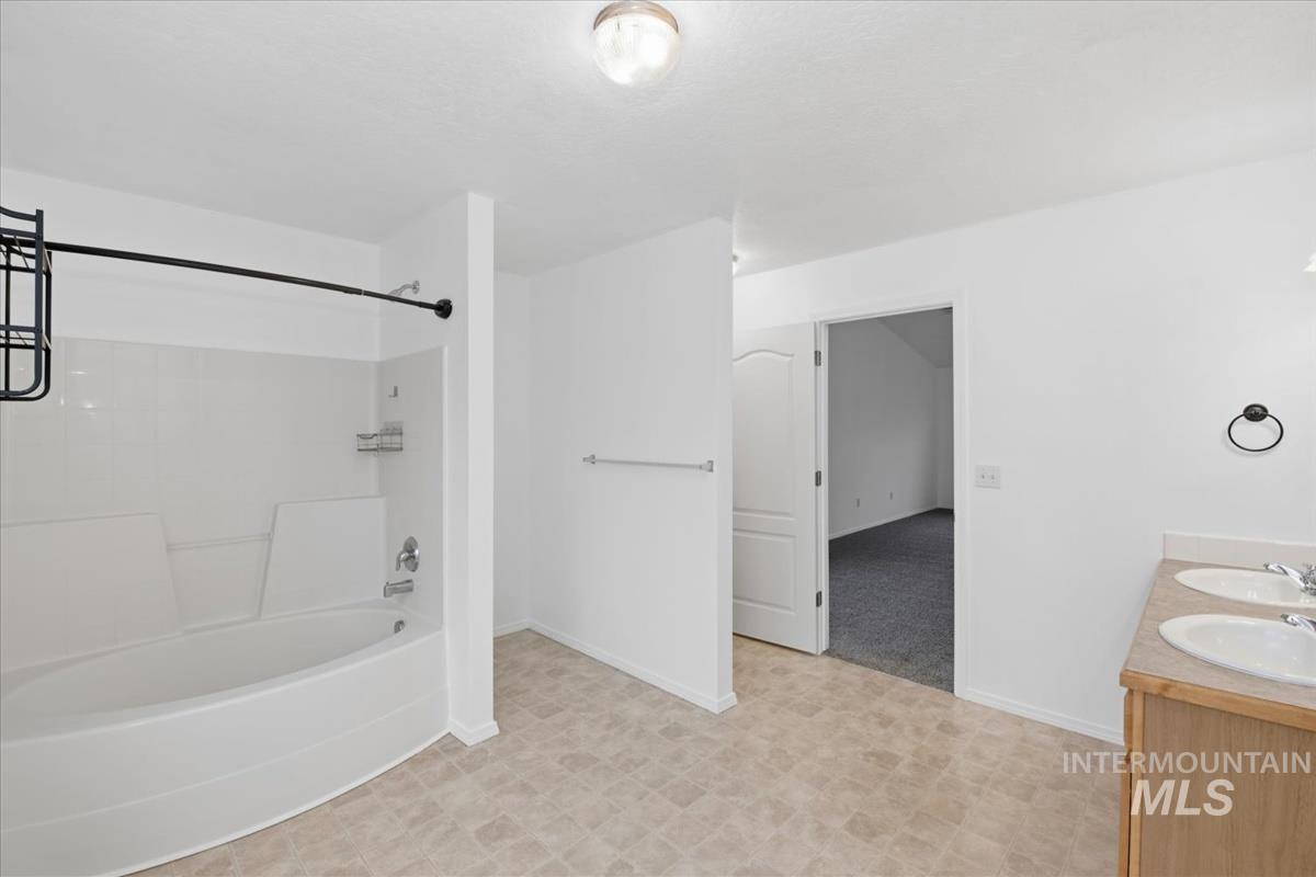 9553 W Trestlewood Dr, Boise, Idaho 83709, 4 Bedrooms, 2.5 Bathrooms, Residential For Sale, Price $475,000, 98976829