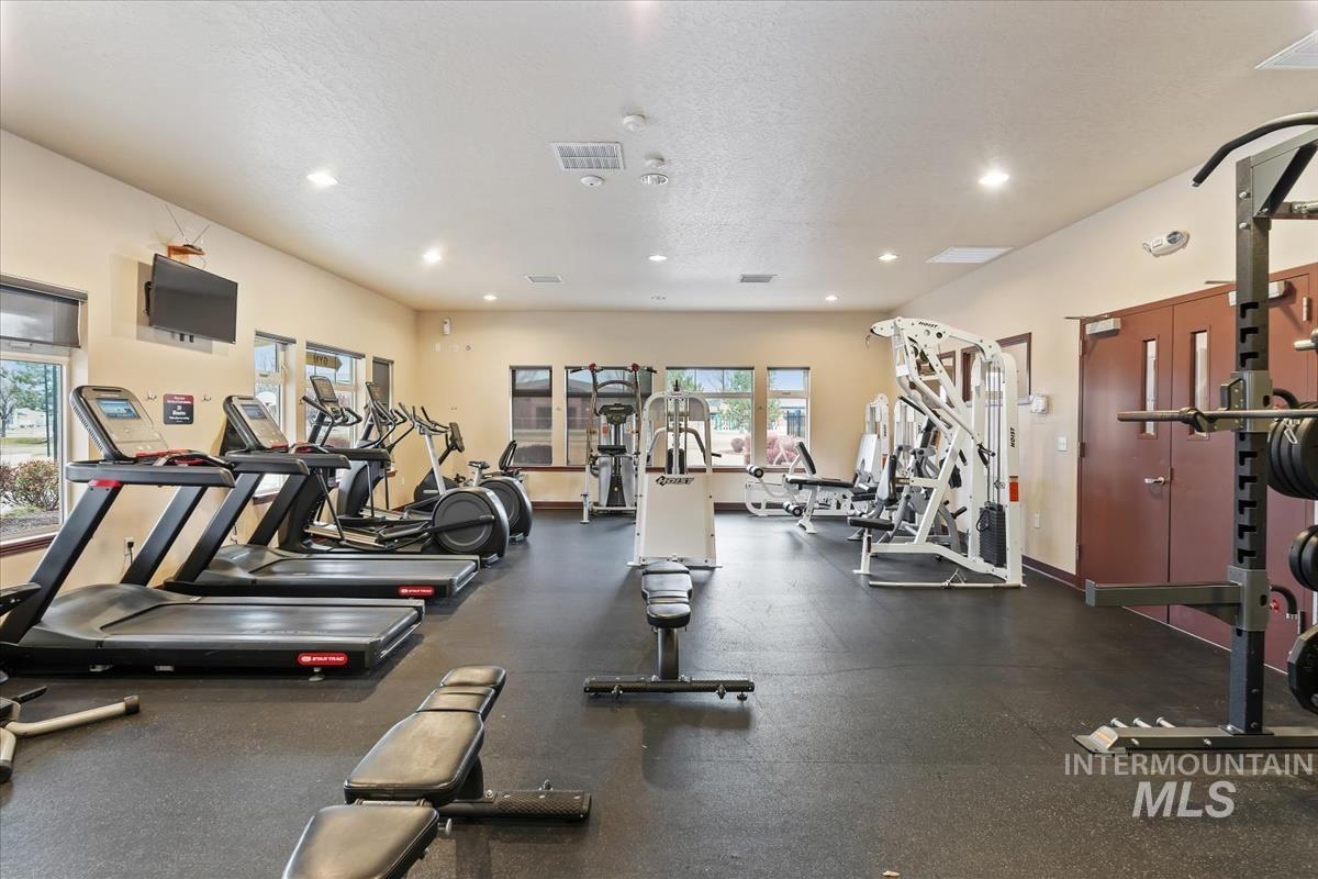 9553 W Trestlewood Dr, Boise, Idaho 83709, 4 Bedrooms, 2.5 Bathrooms, Residential For Sale, Price $475,000, 98976829