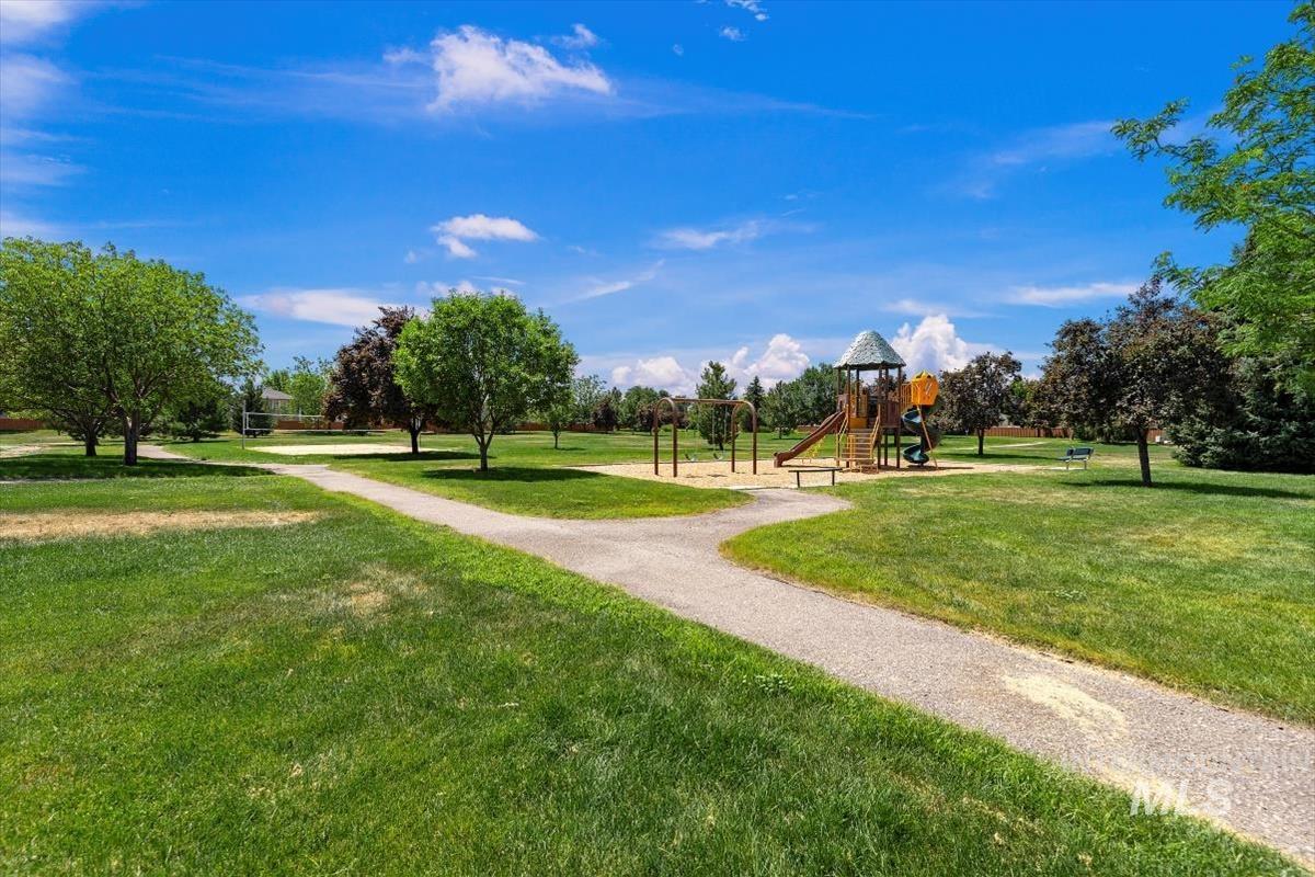 9553 W Trestlewood Dr, Boise, Idaho 83709, 4 Bedrooms, 2.5 Bathrooms, Residential For Sale, Price $475,000, 98976829