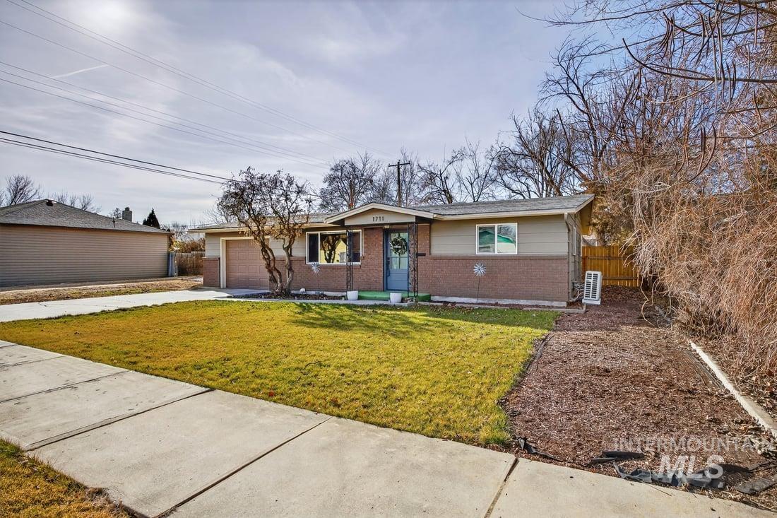 1711 6th St. S., Nampa, Idaho 83651, 2 Bedrooms, 1 Bathroom, Residential For Sale, Price $339,900,MLS 98976830
