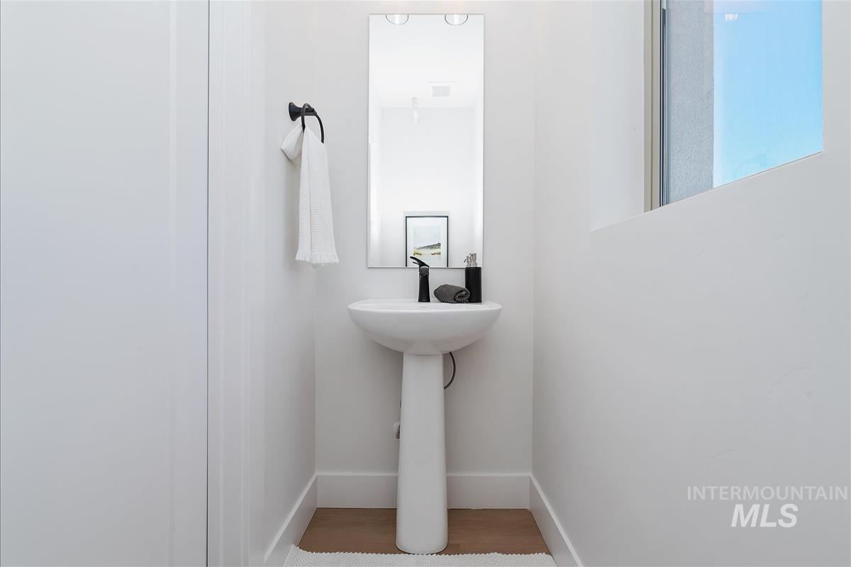 1703 S Federal Way, Boise, Idaho 83705, 3 Bedrooms, 3.5 Bathrooms, Residential For Sale, Price $599,880,MLS 98976831