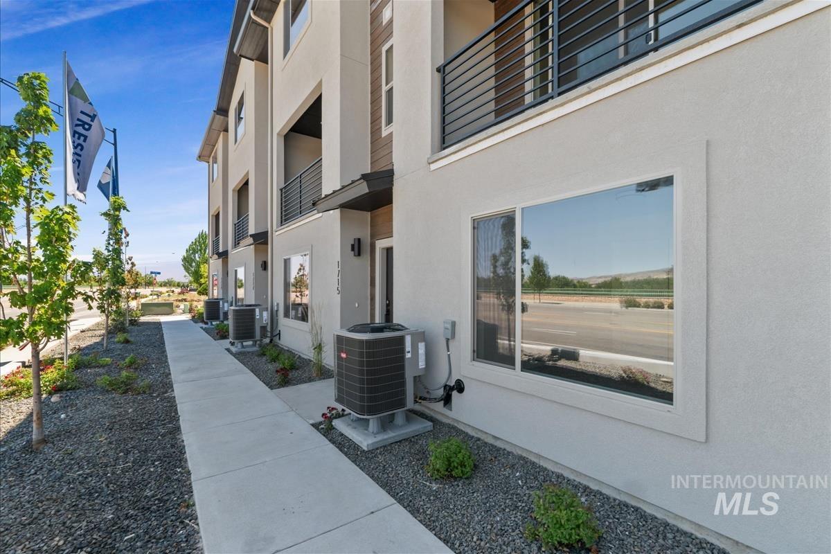 1703 S Federal Way, Boise, Idaho 83705, 3 Bedrooms, 3.5 Bathrooms, Residential For Sale, Price $599,880,MLS 98976831