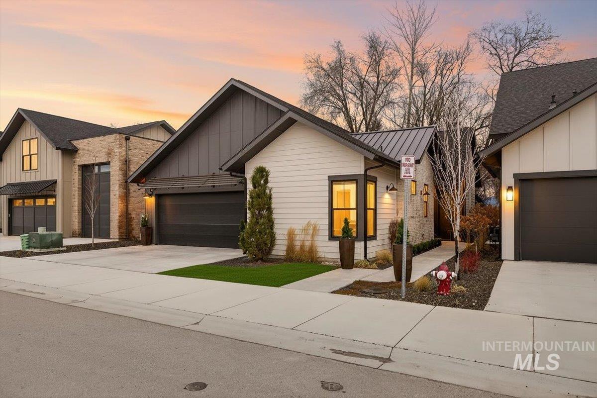 152 S Carbon Rivet Ave, Eagle, Idaho 83616-4554, 3 Bedrooms, 3 Bathrooms, Residential For Sale, Price $1,038,800,MLS 98976832