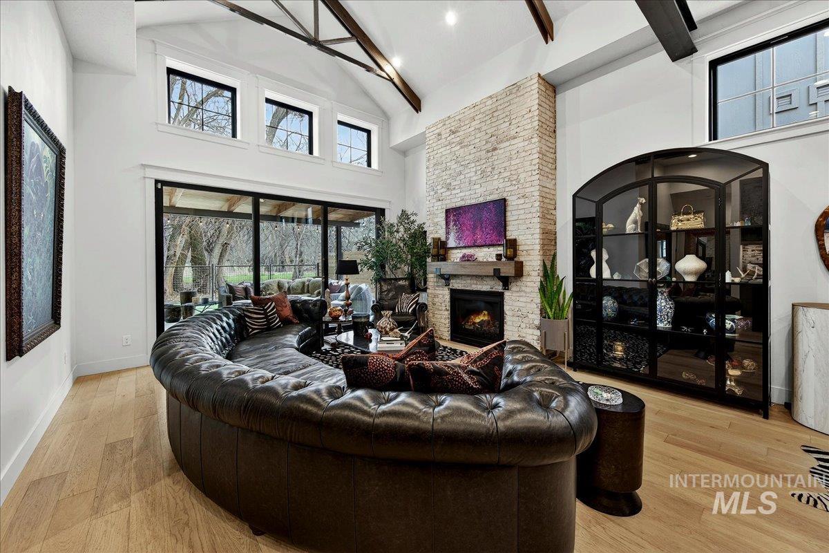 152 S Carbon Rivet Ave, Eagle, Idaho 83616-4554, 3 Bedrooms, 3 Bathrooms, Residential For Sale, Price $1,038,800,MLS 98976832