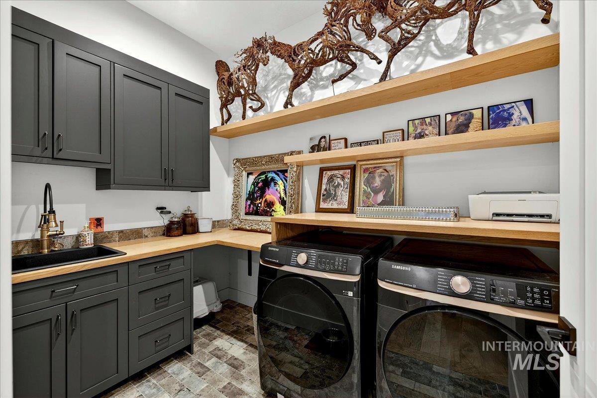 152 S Carbon Rivet Ave, Eagle, Idaho 83616-4554, 3 Bedrooms, 3 Bathrooms, Residential For Sale, Price $1,038,800,MLS 98976832