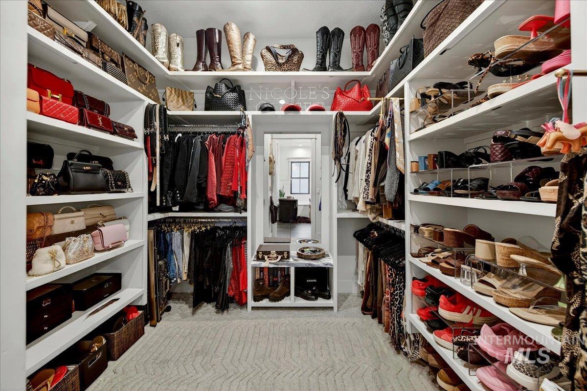 152 S Carbon Rivet Ave, Eagle, Idaho 83616-4554, 3 Bedrooms, 3 Bathrooms, Residential For Sale, Price $1,038,800,MLS 98976832