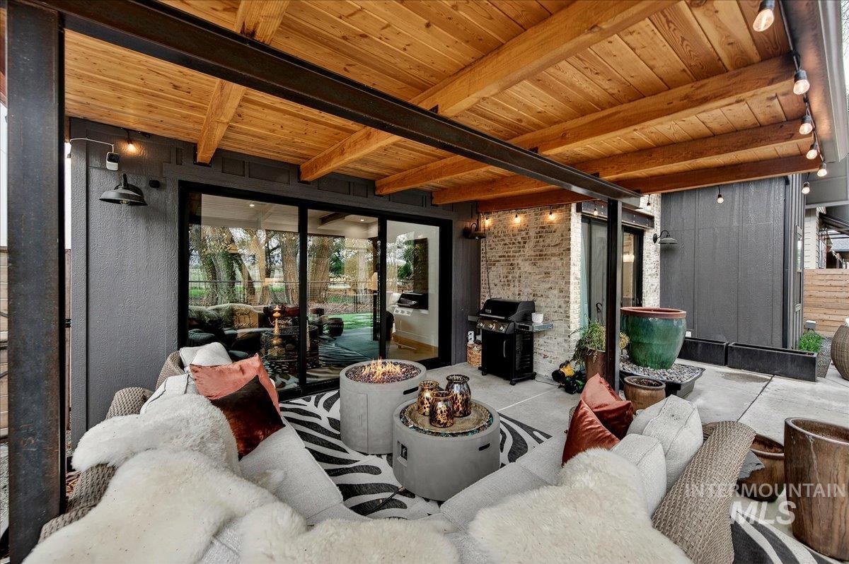 152 S Carbon Rivet Ave, Eagle, Idaho 83616-4554, 3 Bedrooms, 3 Bathrooms, Residential For Sale, Price $1,038,800,MLS 98976832