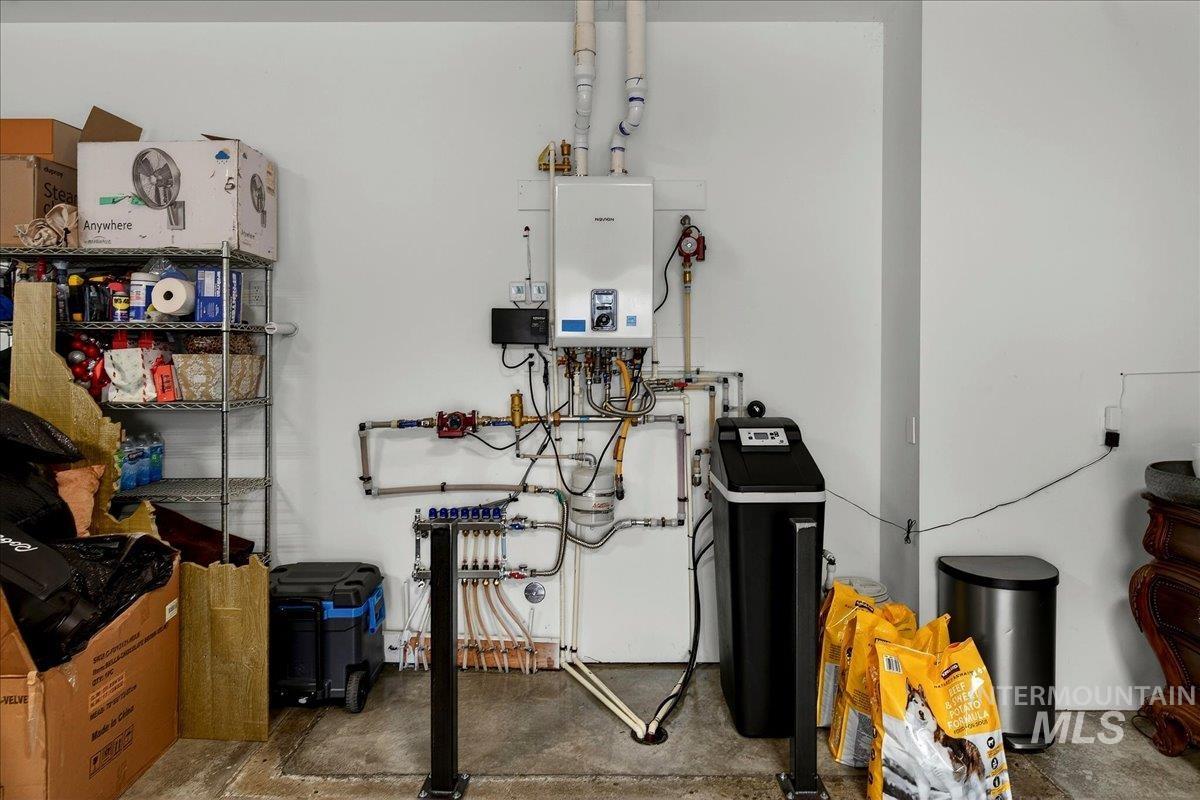 152 S Carbon Rivet Ave, Eagle, Idaho 83616-4554, 3 Bedrooms, 3 Bathrooms, Residential For Sale, Price $1,038,800,MLS 98976832