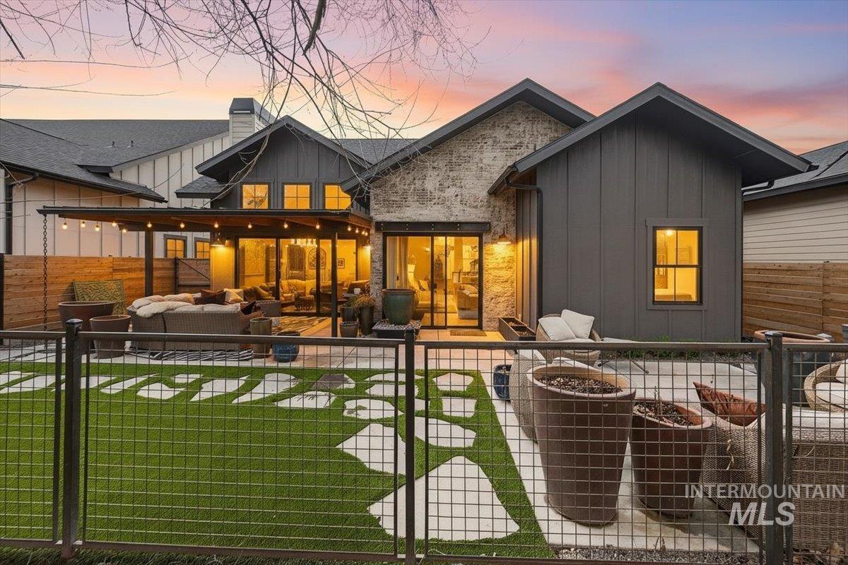 152 S Carbon Rivet Ave, Eagle, Idaho 83616-4554, 3 Bedrooms, 3 Bathrooms, Residential For Sale, Price $1,038,800,MLS 98976832