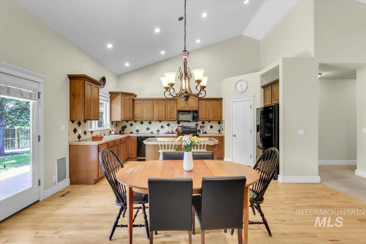 2627 E Moog St, Meridian, Idaho 83646, 4 Bedrooms, 3 Bathrooms, Residential For Sale, Price $699,900,MLS 98976834