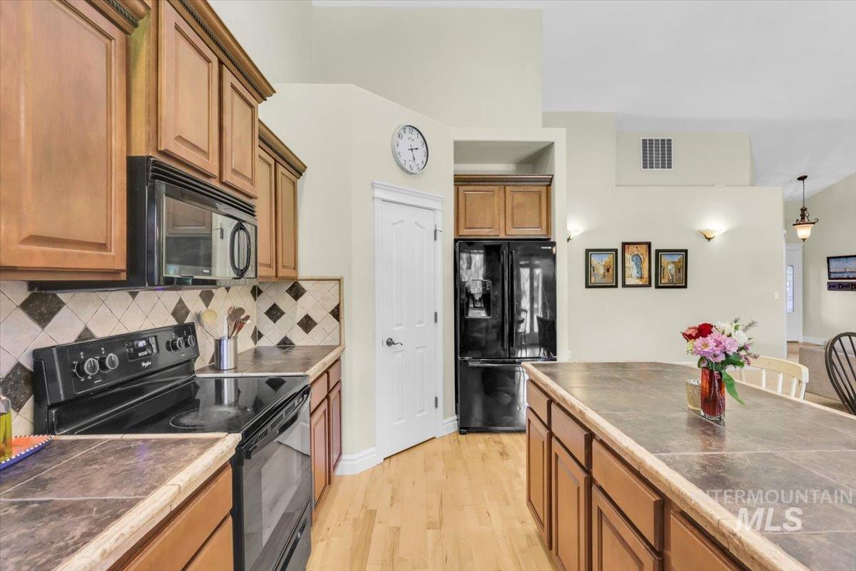 2627 E Moog St, Meridian, Idaho 83646, 4 Bedrooms, 3 Bathrooms, Residential For Sale, Price $699,900,MLS 98976834