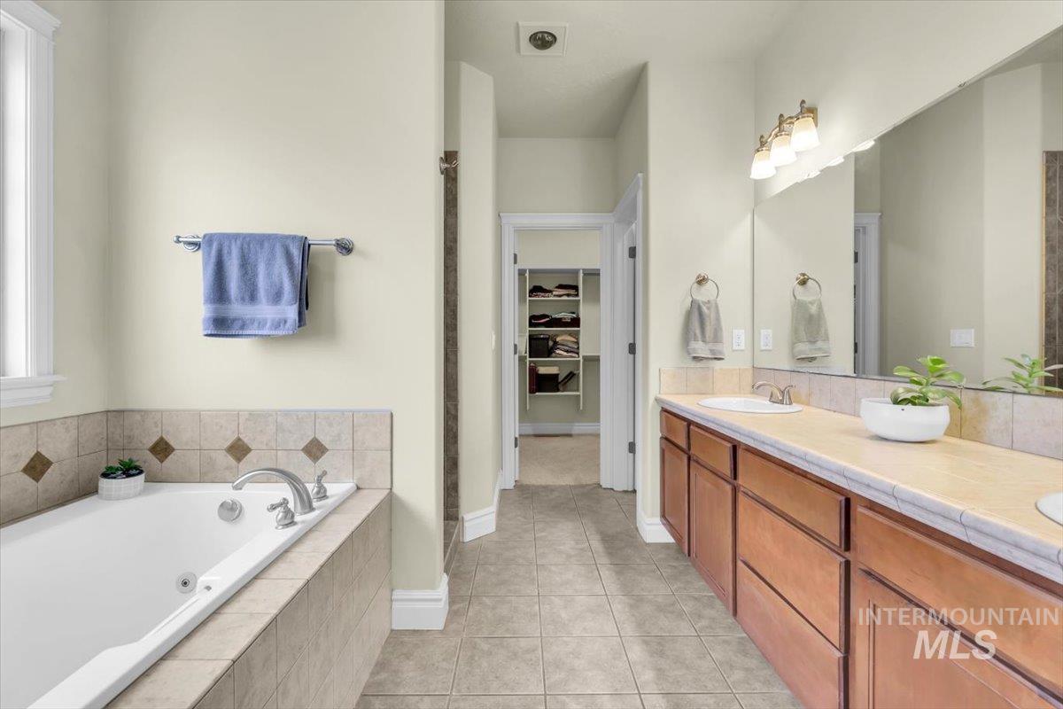 2627 E Moog St, Meridian, Idaho 83646, 4 Bedrooms, 3 Bathrooms, Residential For Sale, Price $699,900,MLS 98976834