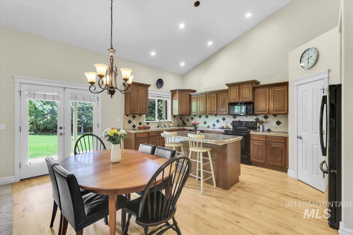 2627 E Moog St, Meridian, Idaho 83646, 4 Bedrooms, 3 Bathrooms, Residential For Sale, Price $699,900,MLS 98976834