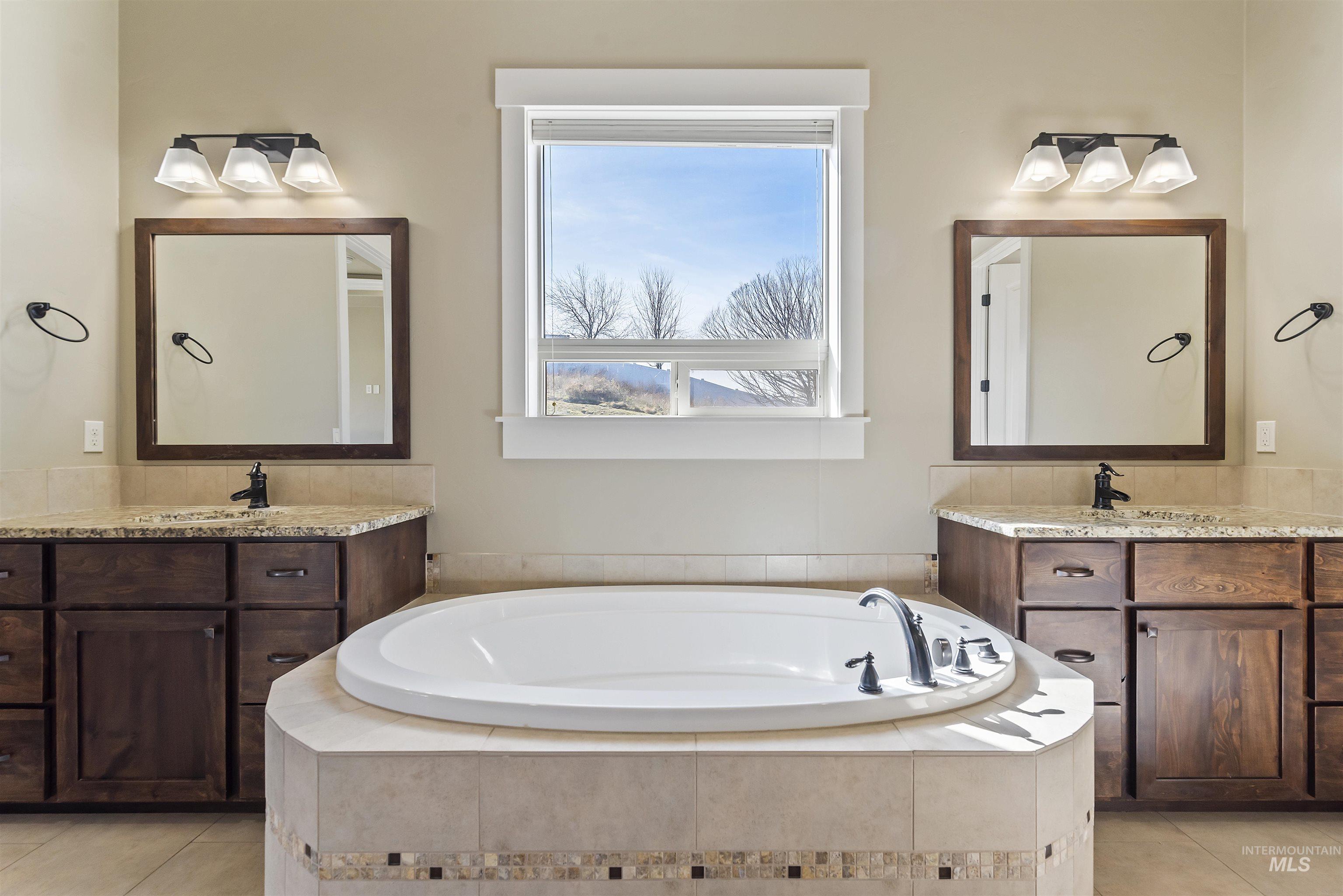 24710 Blessinger, Star, Idaho 83669, 4 Bedrooms, 3.5 Bathrooms, Residential For Sale, Price $1,065,000,MLS 98976835