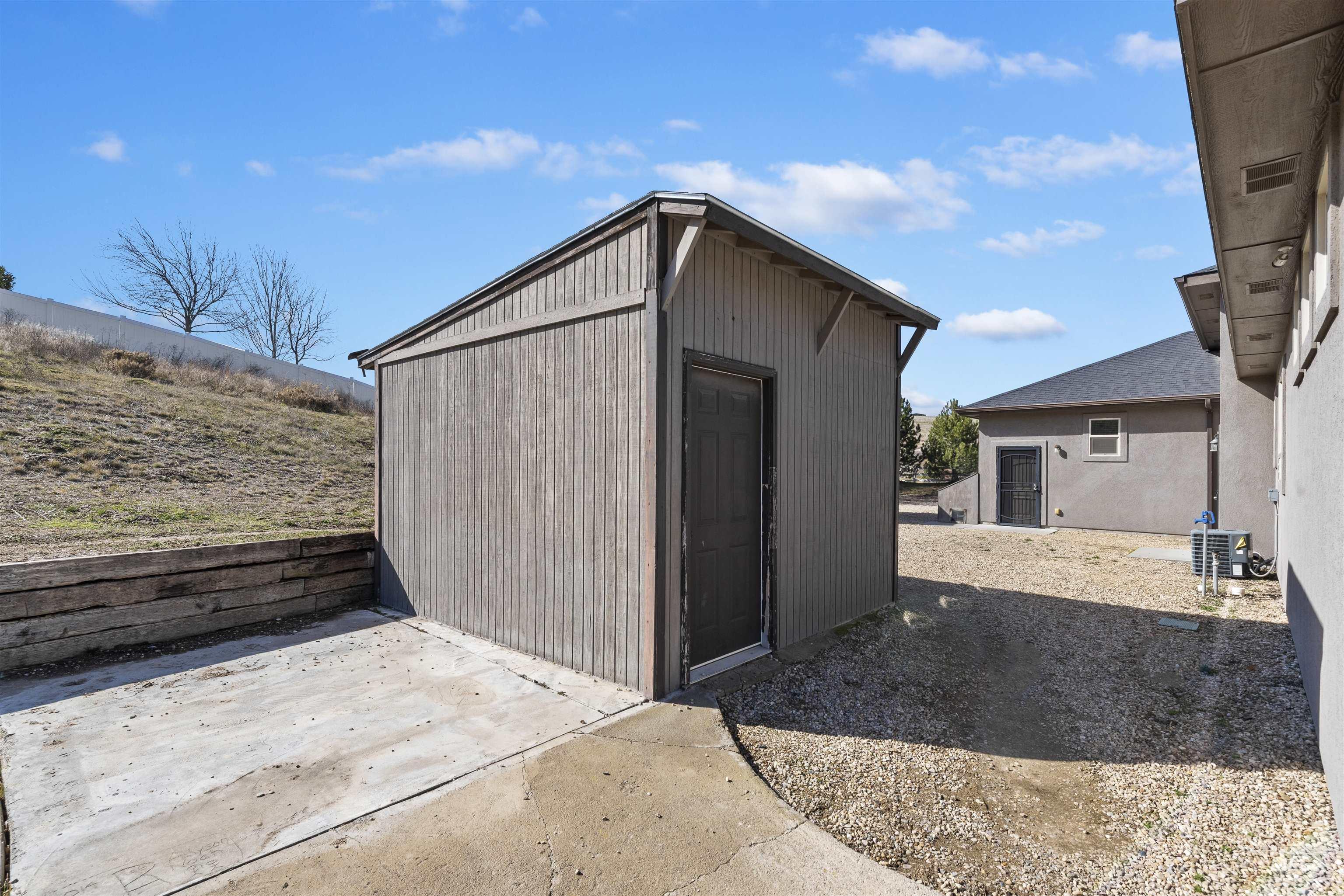 24710 Blessinger, Star, Idaho 83669, 4 Bedrooms, 3.5 Bathrooms, Residential For Sale, Price $1,065,000,MLS 98976835