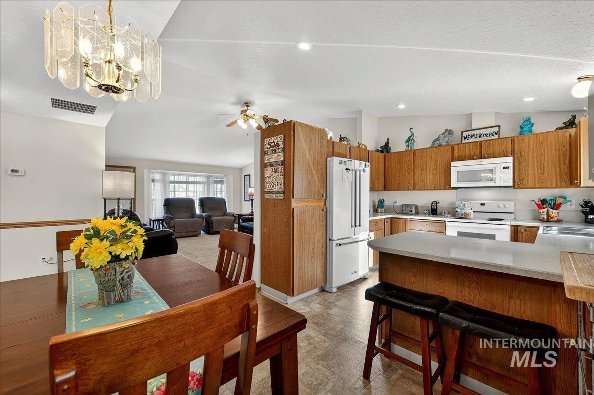 1907 W Flamingo, Nampa, Idaho 83651, 3 Bedrooms, 2 Bathrooms, Residential For Sale, Price $285,000,MLS 98976836