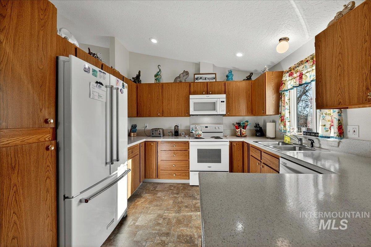 1907 W Flamingo, Nampa, Idaho 83651, 3 Bedrooms, 2 Bathrooms, Residential For Sale, Price $285,000,MLS 98976836