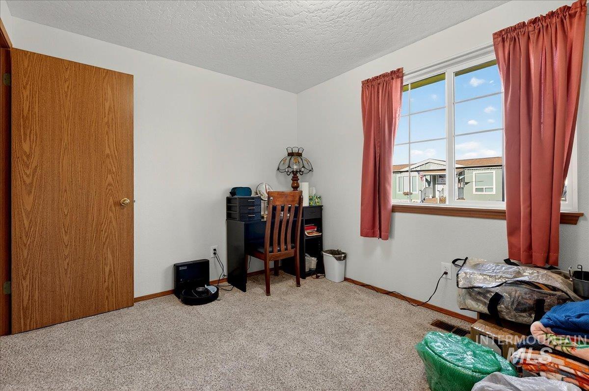 1907 W Flamingo, Nampa, Idaho 83651, 3 Bedrooms, 2 Bathrooms, Residential For Sale, Price $285,000,MLS 98976836