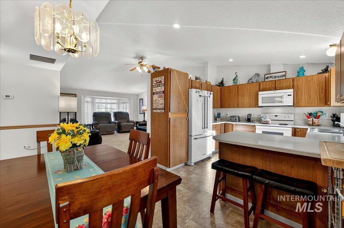 1907 W Flamingo, Nampa, Idaho 83651, 3 Bedrooms, 2 Bathrooms, Residential For Sale, Price $285,000,MLS 98976836