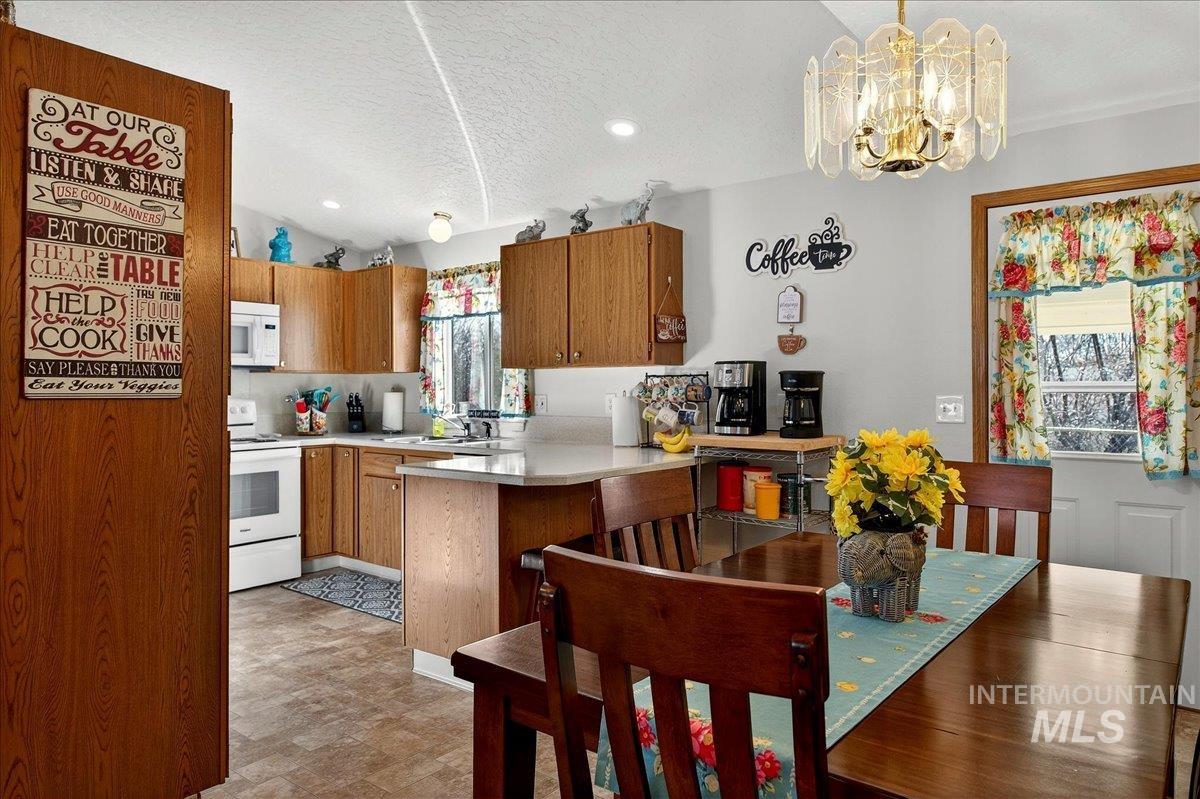 1907 W Flamingo, Nampa, Idaho 83651, 3 Bedrooms, 2 Bathrooms, Residential For Sale, Price $285,000,MLS 98976836