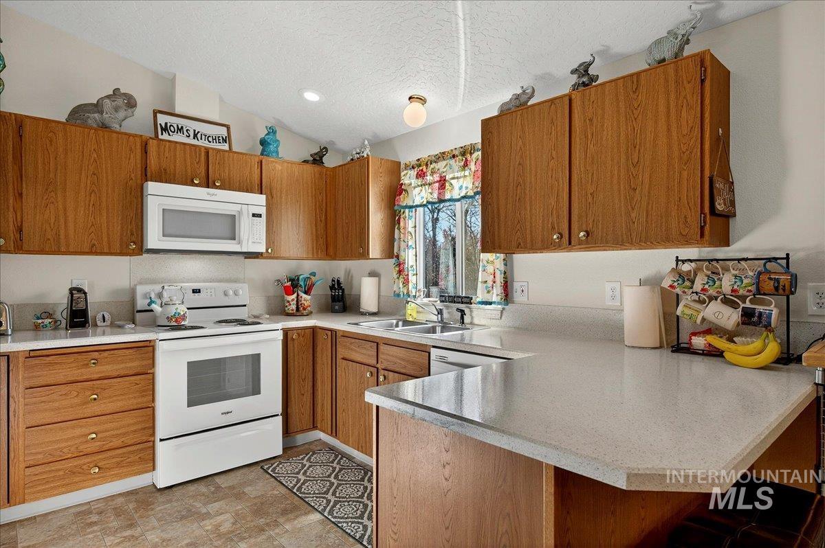 1907 W Flamingo, Nampa, Idaho 83651, 3 Bedrooms, 2 Bathrooms, Residential For Sale, Price $285,000,MLS 98976836