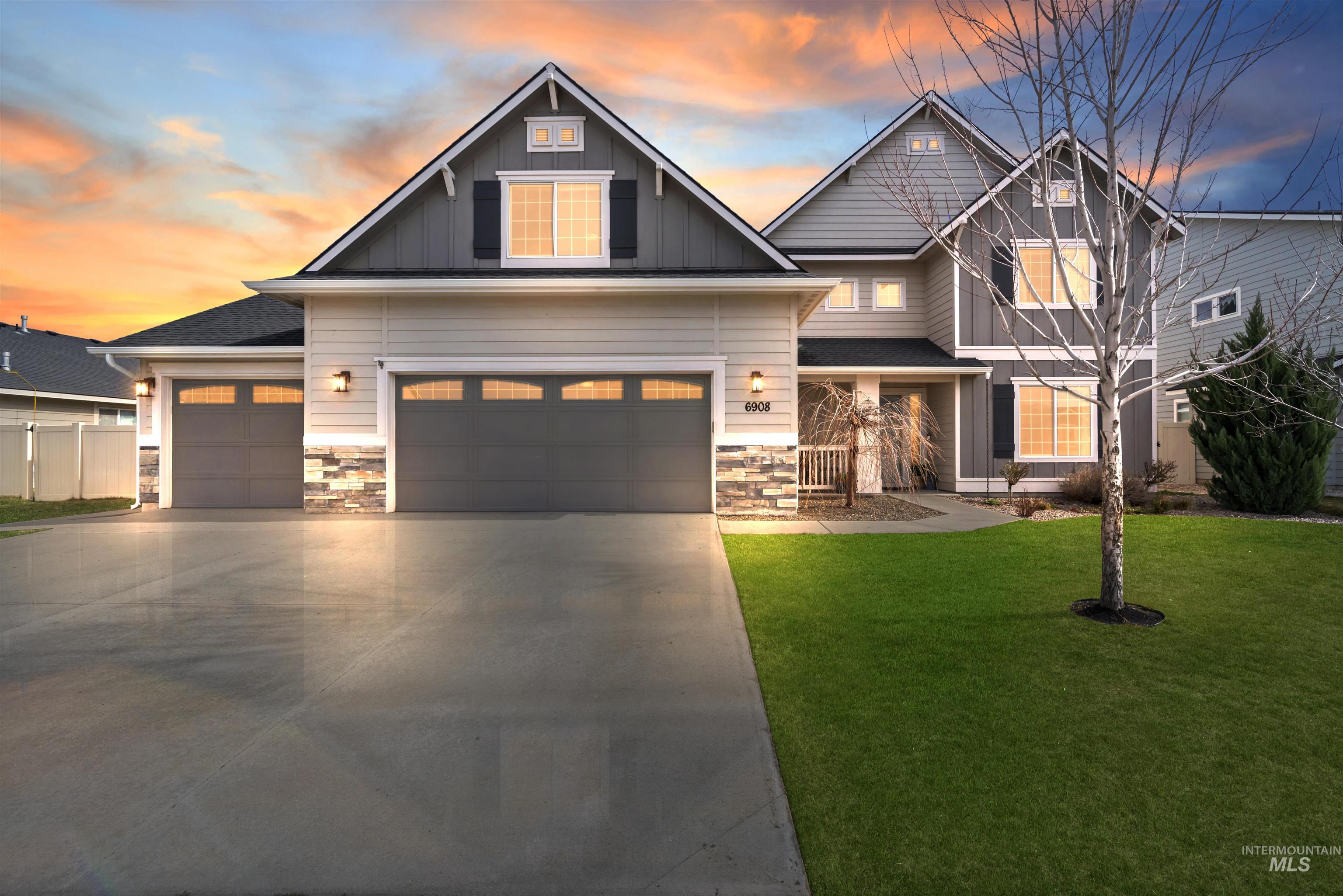 6908 S Allegiance Ave, Meridian, Idaho 83642, 6 Bedrooms, 3.5 Bathrooms, Residential For Sale, Price $559,750,MLS 98976837