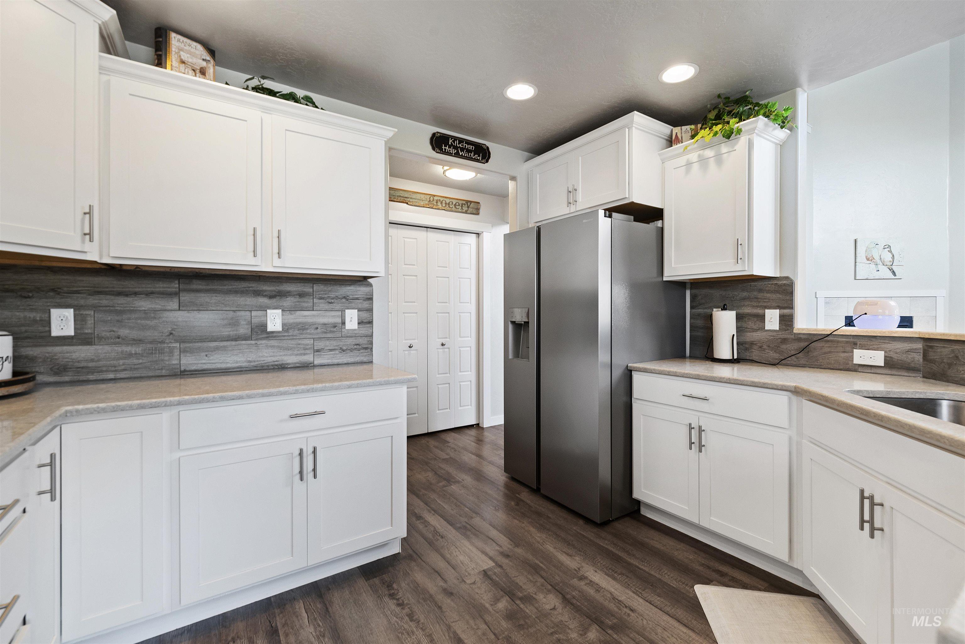 6908 S Allegiance Ave, Meridian, Idaho 83642, 6 Bedrooms, 3.5 Bathrooms, Residential For Sale, Price $559,750,MLS 98976837