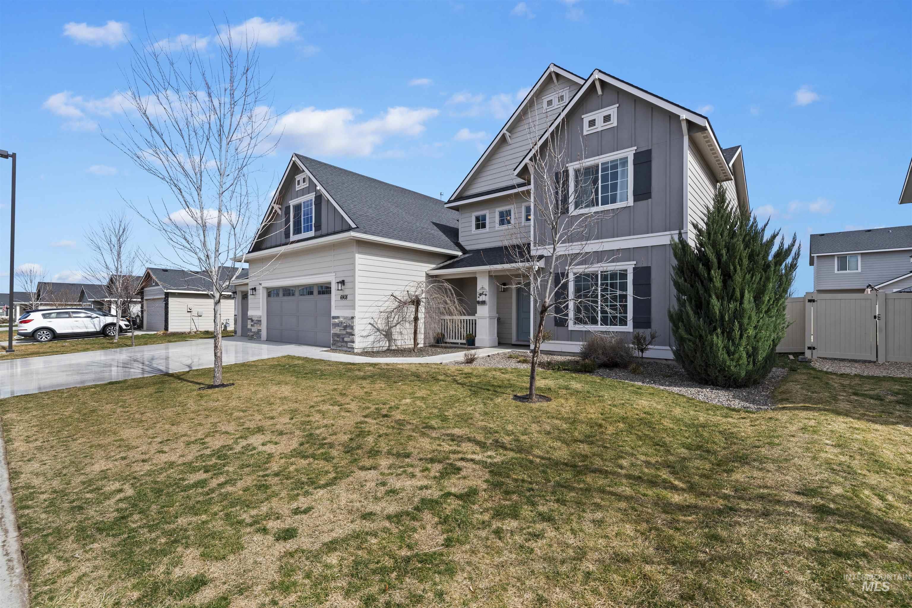 6908 S Allegiance Ave, Meridian, Idaho 83642, 6 Bedrooms, 3.5 Bathrooms, Residential For Sale, Price $559,750,MLS 98976837